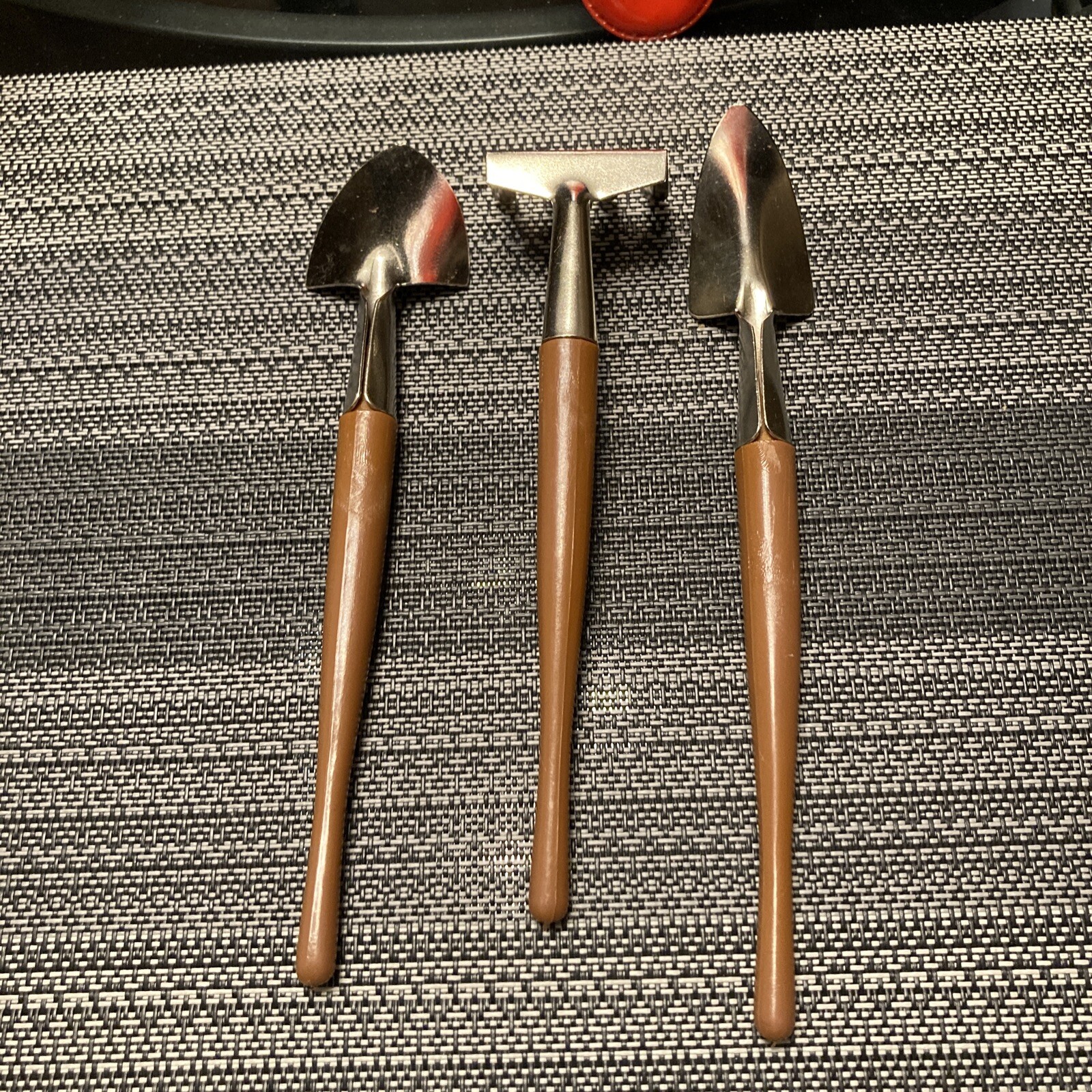 VINTAGE MINIATURE GARDENING TOOLS – Rake, Shovel, Spade – small mini littles Wow