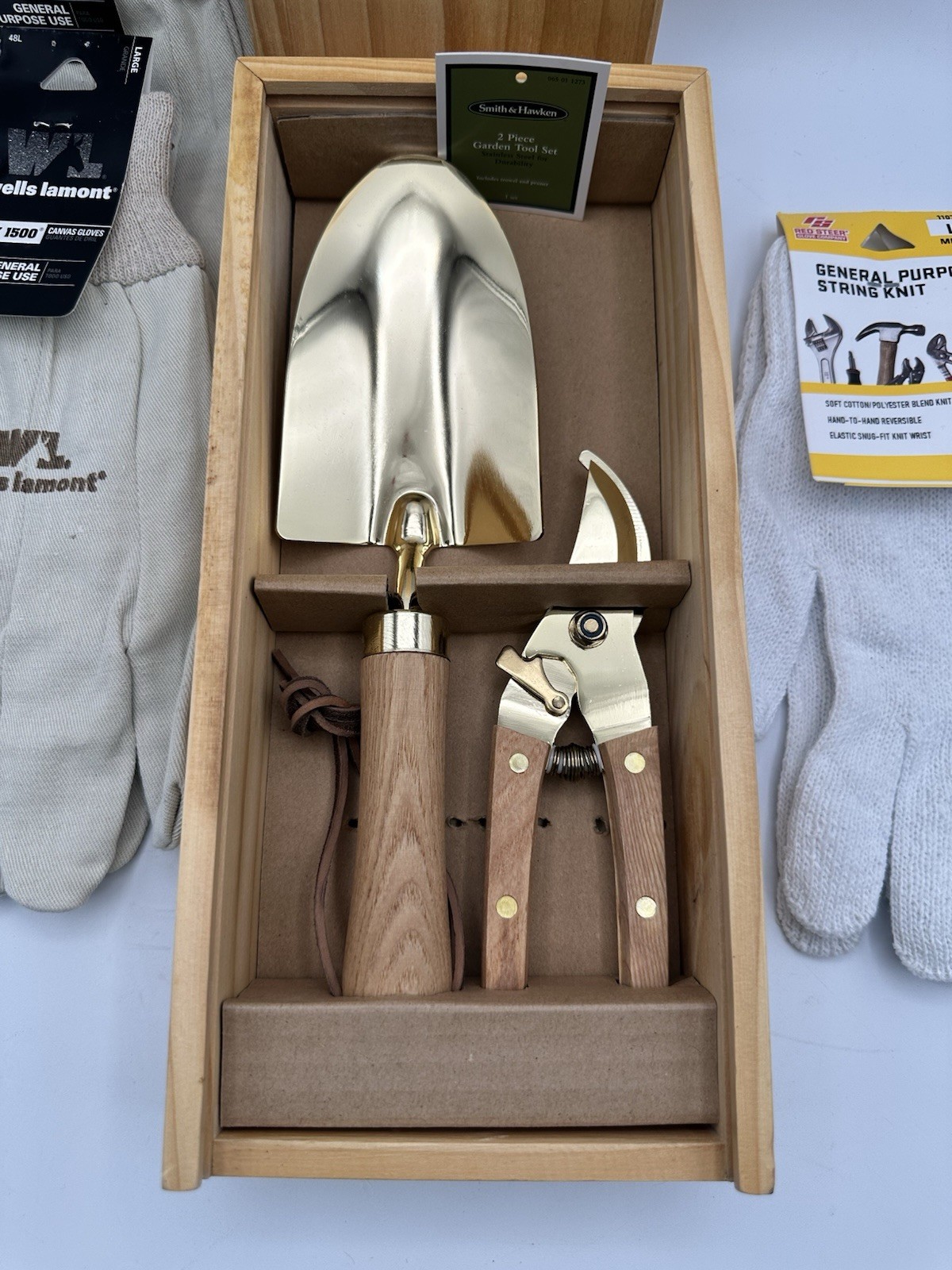 Smith & Hawken Trowel And Pruner Set With 3 Pair General Purpose Gloves