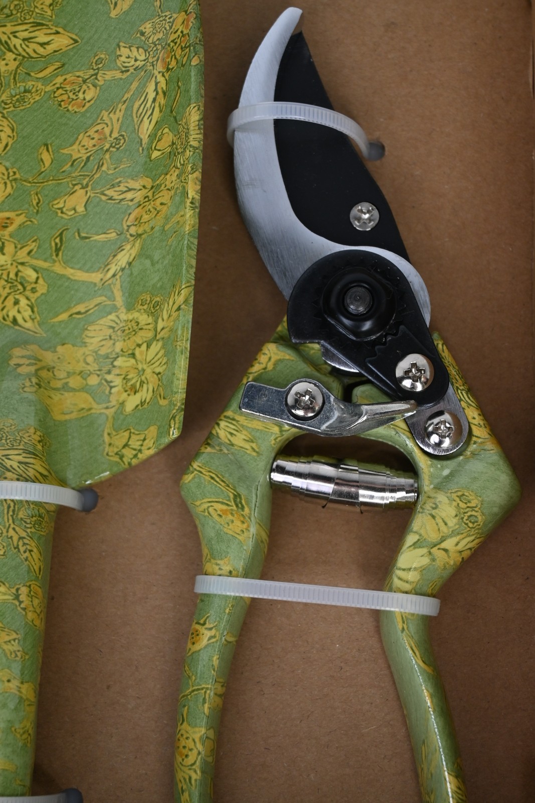 Smith & Hawken Aluminum Pruner, Cultivator & Trowel Gardening Set Green Floral
