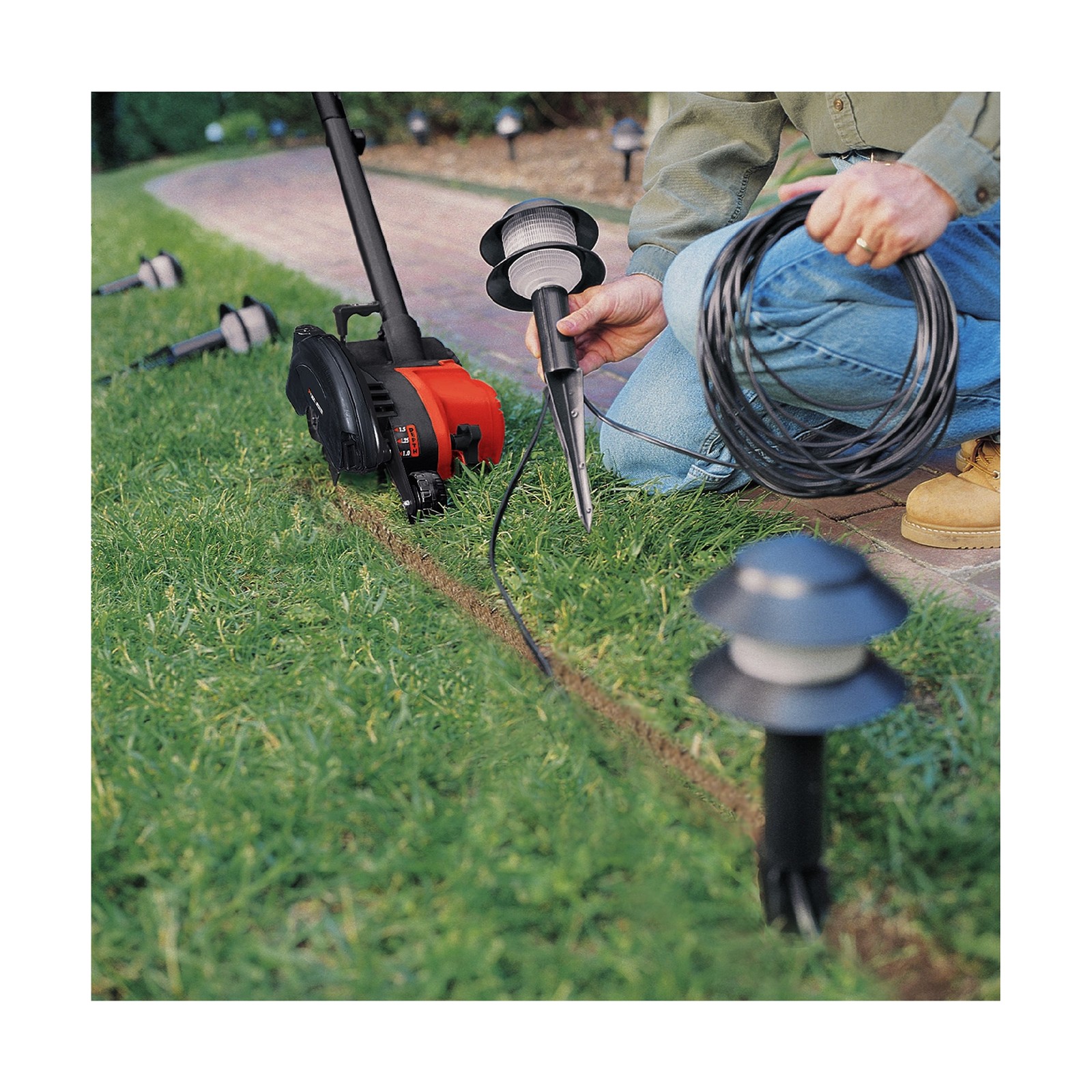 BLACK+DECKER 12 Amp 2-in-1 Landscape Edger and Trencher, (LE760FF) Fast Ship