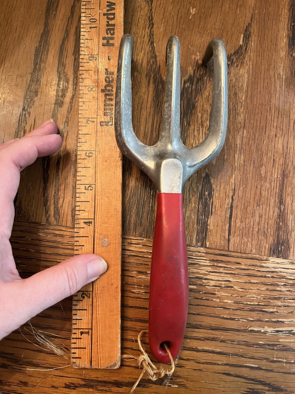 Vintage Gardening Hand Rake Allan Simpson Lionheart Cast Iron Tool Red Handle