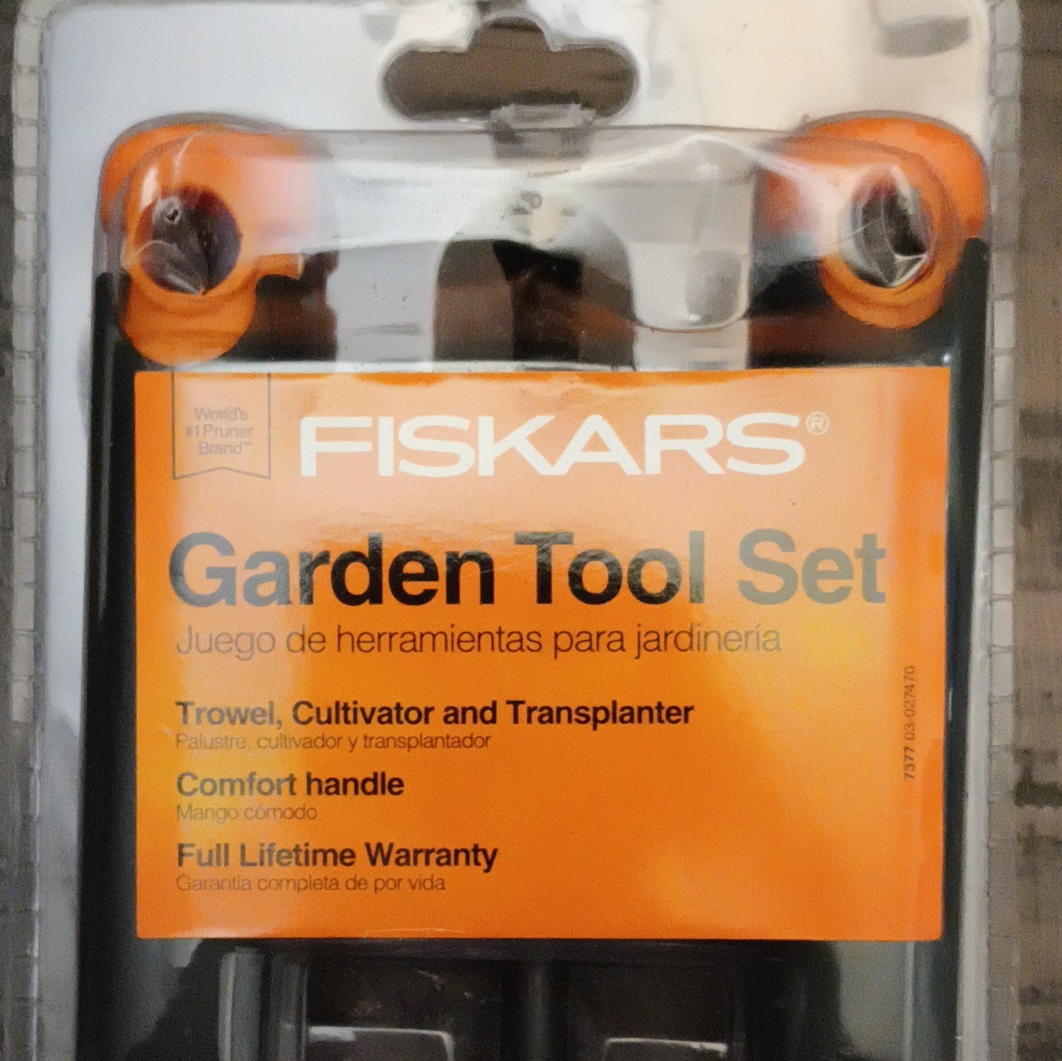 Fiskars 3-Piece Garden Tool Set Trowel Cultivator Transplanter Black/Orange