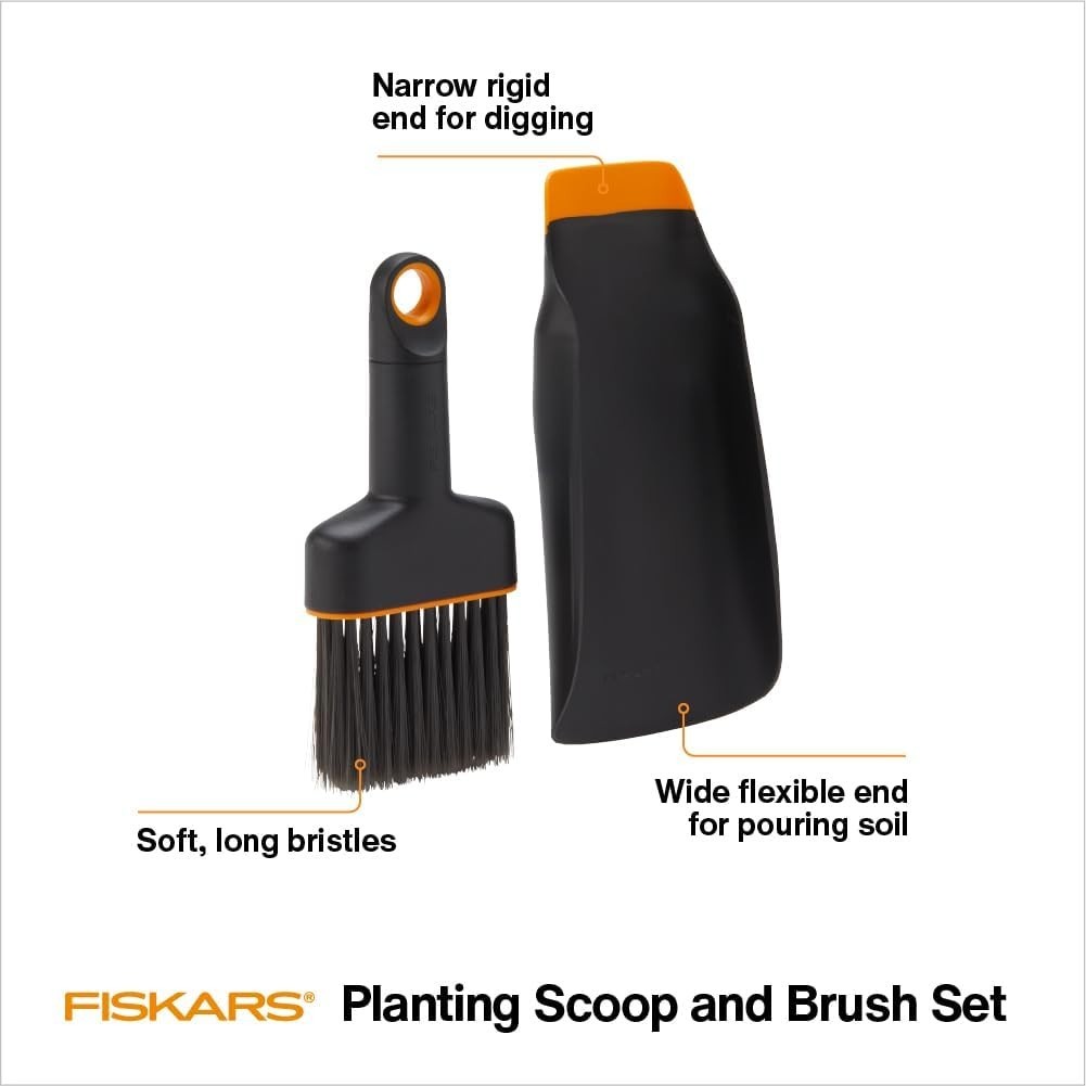 Fiskars Planting Soil Scoop & Brush Set Dual-Sided Indoor Digging & Cleanup Tool