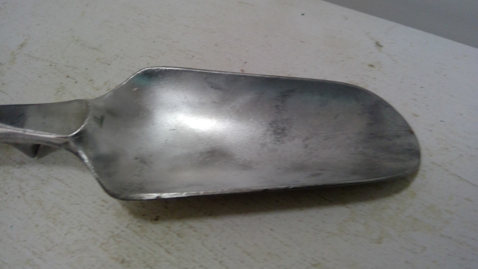 Vintage Aluminum Garden Trowel – Made In England. 10 1/2″ long.