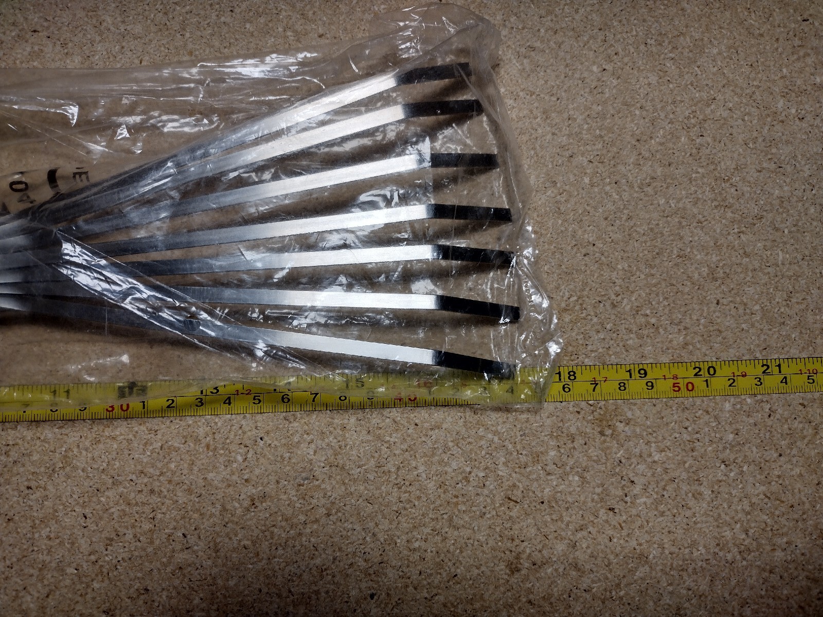 Fiskars Xact Hand rake, Length: 17.4″, Black/Orange, Stainless Steel/Plastic