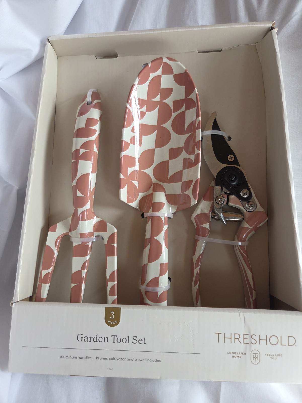 Threshold Pink and White Garden Tool Set