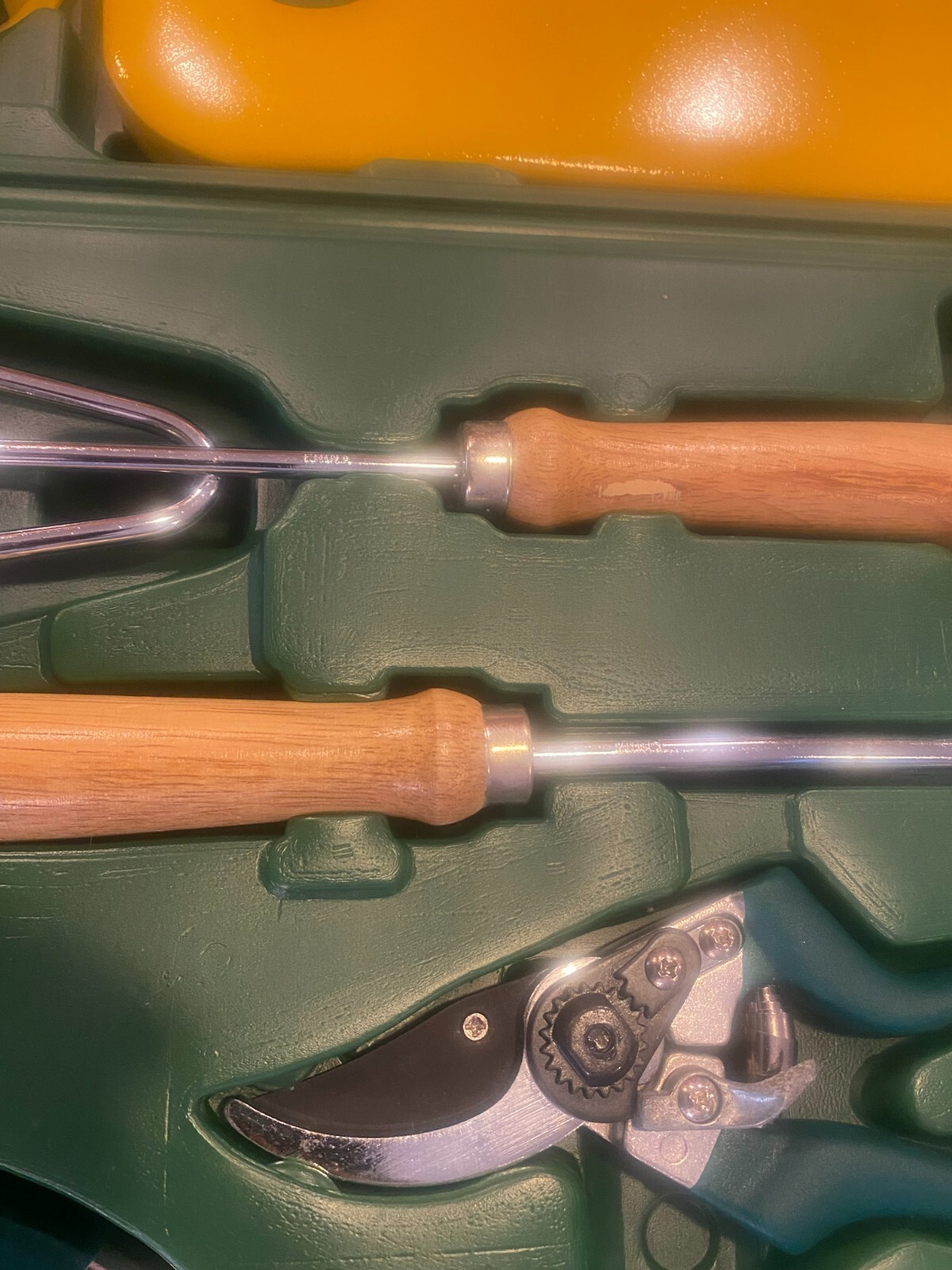 15 PC Garden Tool Care Set with Case #711093- 21 inches x 13 inches