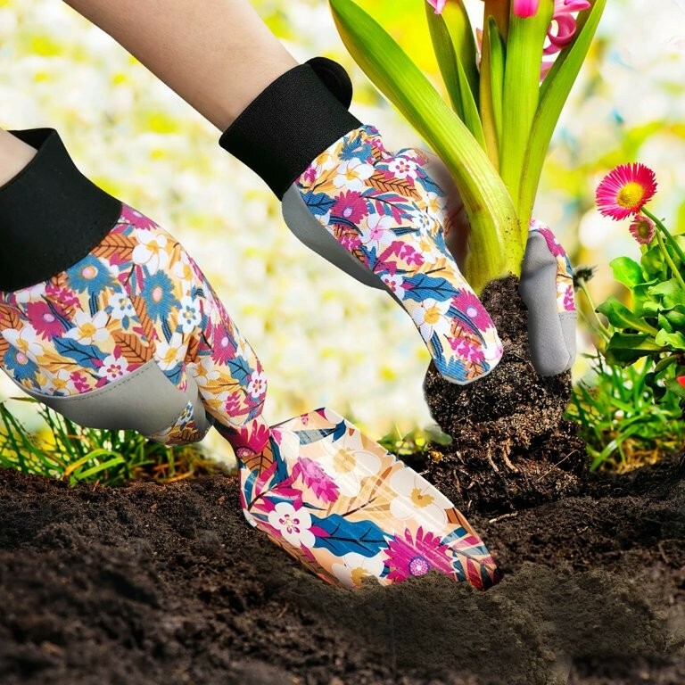 Essentials 3 Piece Garden Floral Tool Set Bonus Gloves, Trowel Pruner,Cultivator