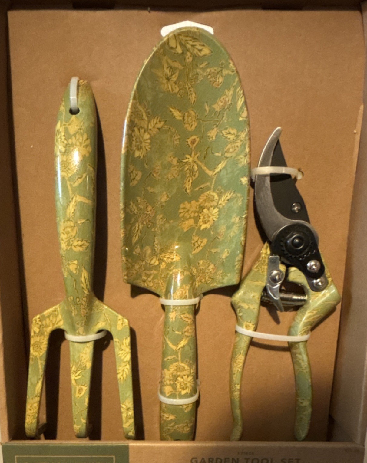 Smith & Hawken 3-Piece Garden Tool Set Fork Trowel Snipper Green Yellow