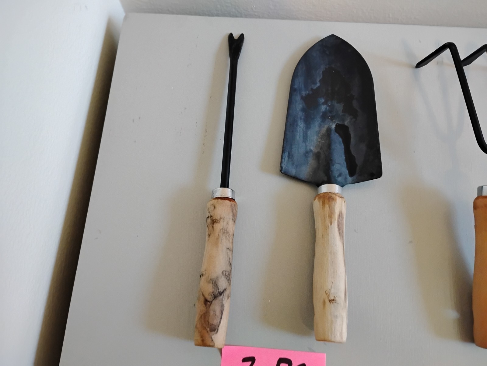 Scuddles 5 piece garden tool kit. Tools only. Nice medium duty & lightweight.