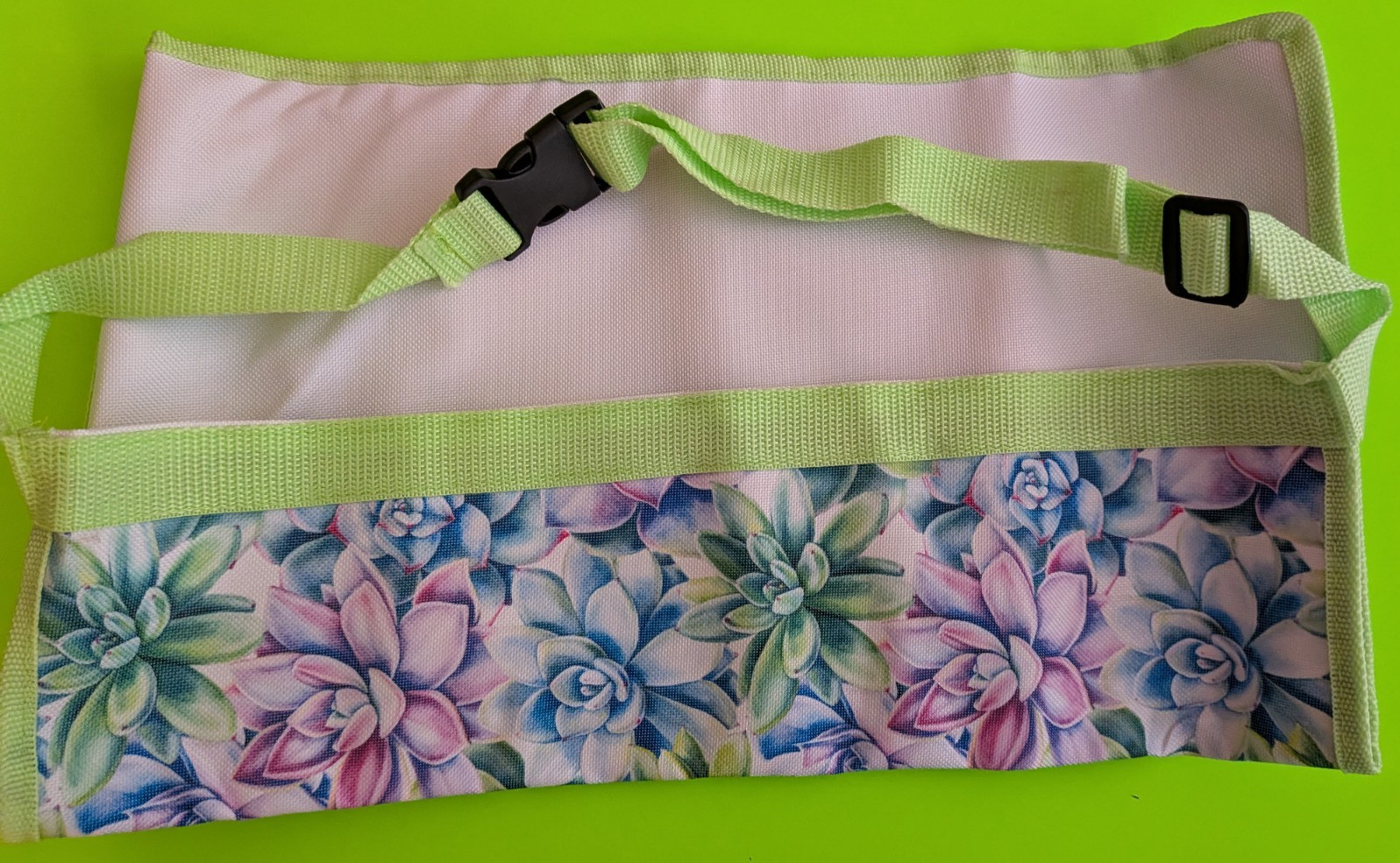 Seed & Sprout Gardening Set – Simply succulent – Apron, Hand Rake, & Shovel -New