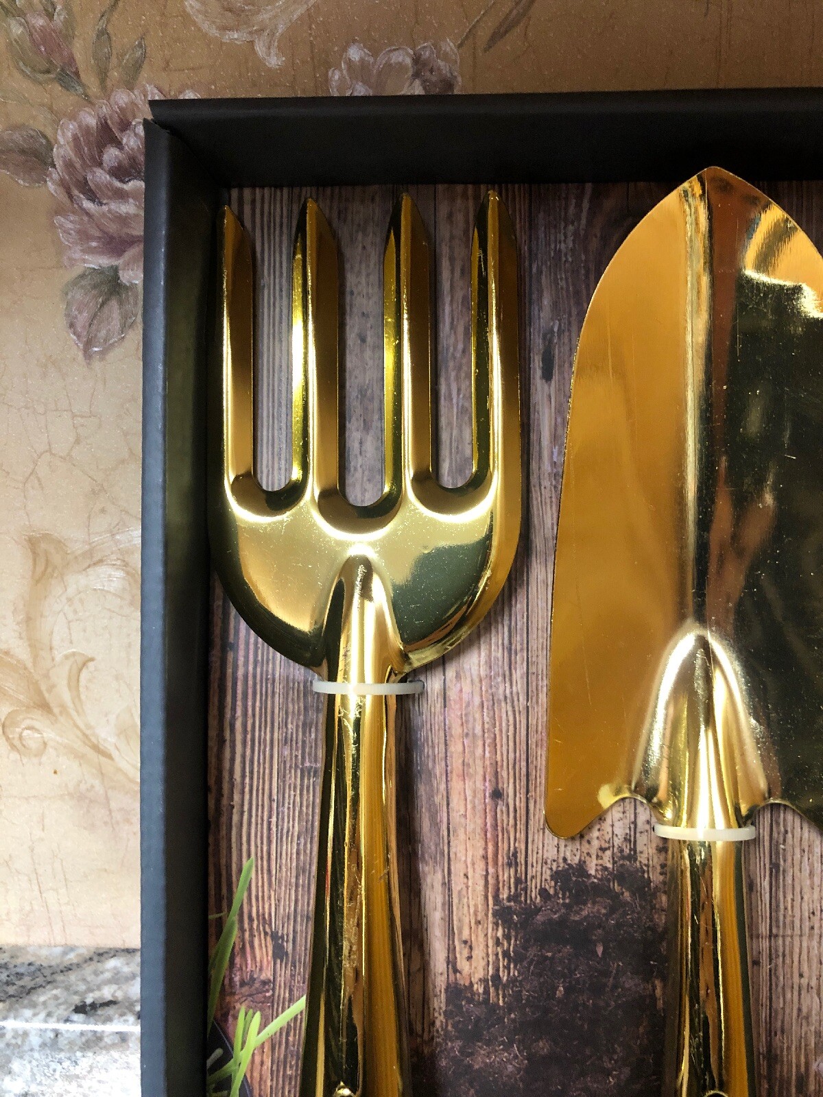 Kikkerland Gold Garden Fork & Trowel
