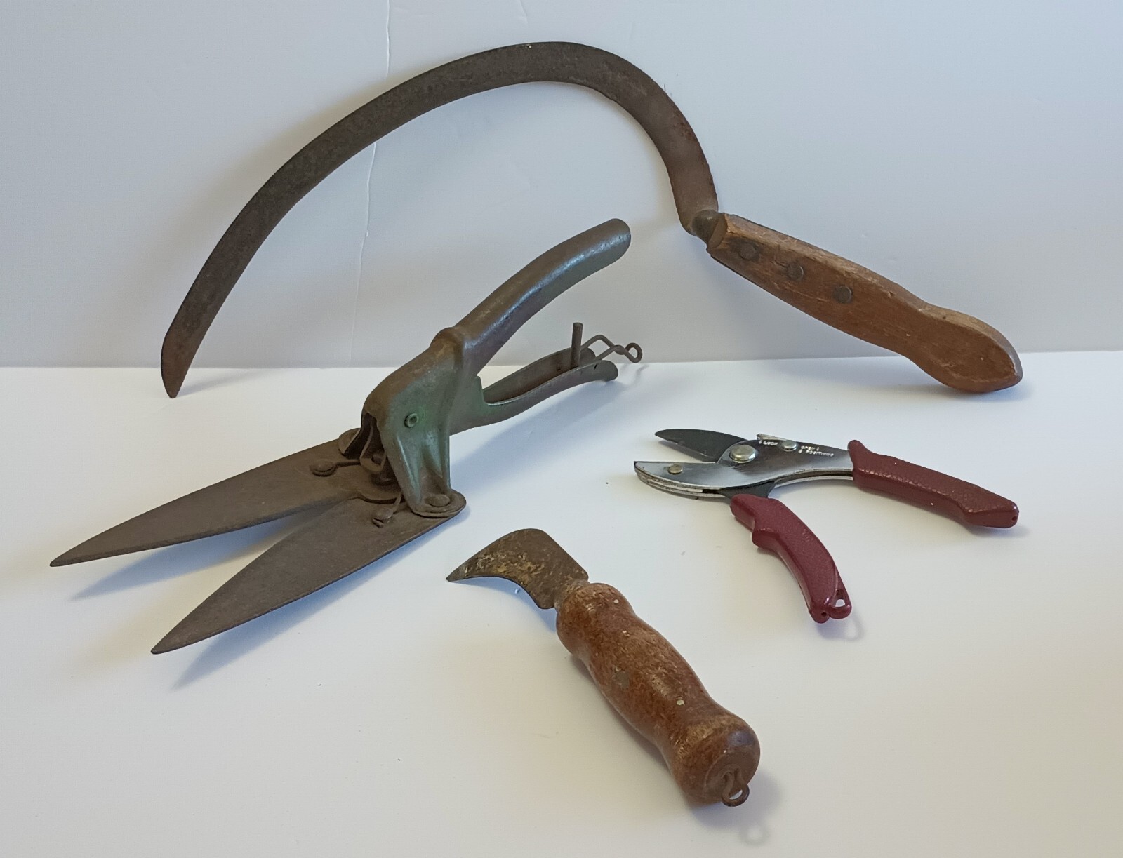 Vintage Garden Hand Tools Grass Shears Sickle Anvil Pruner Hook Knife Lot of 4