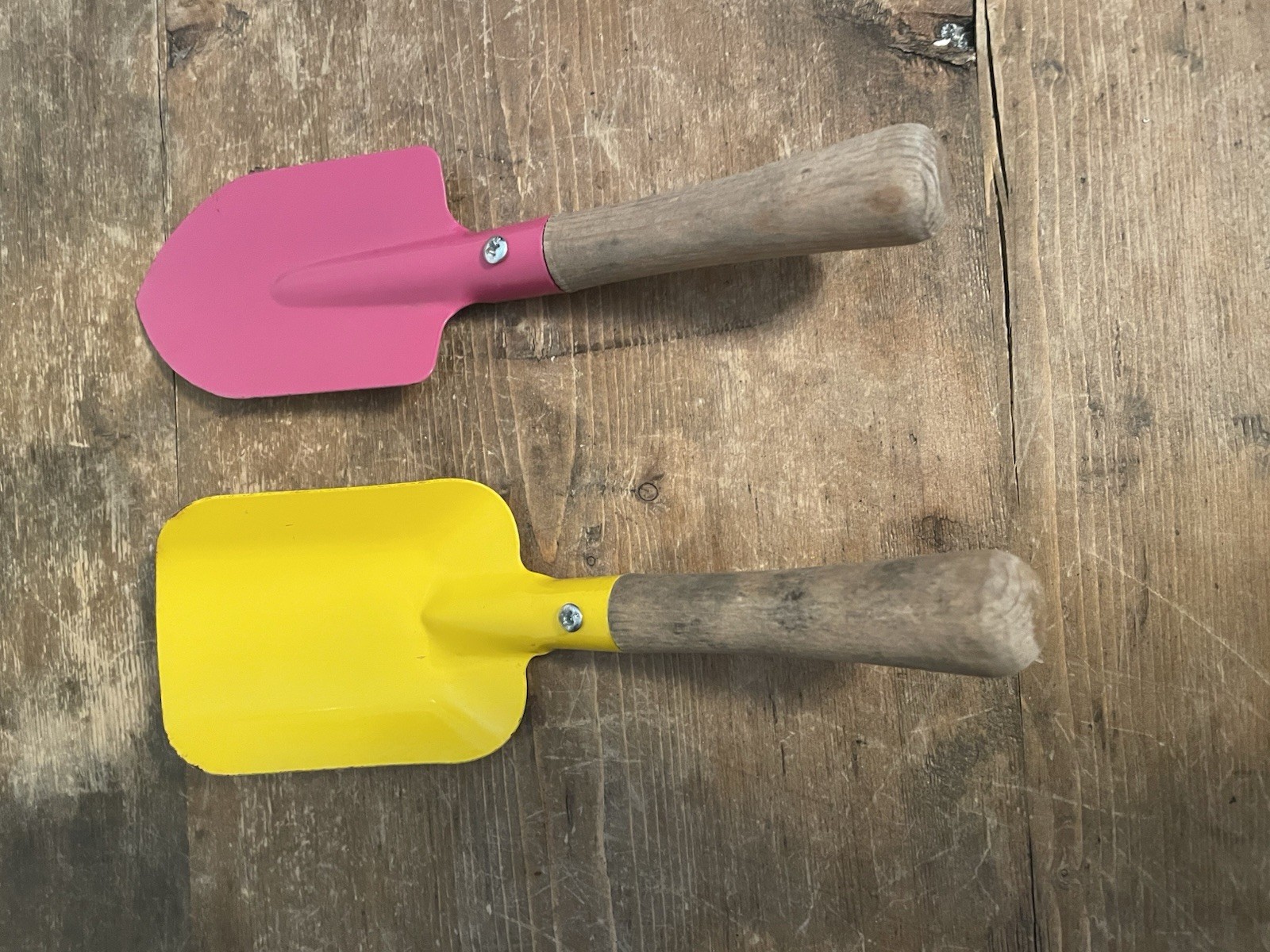 Kid Size Metal Garden Or Beach Hand Trowel Toys