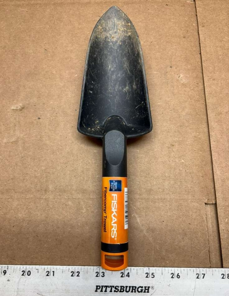 Lot 100 Fiskars Fibercomp Garden Trowel Black Composite Blade Orange Handle Used
