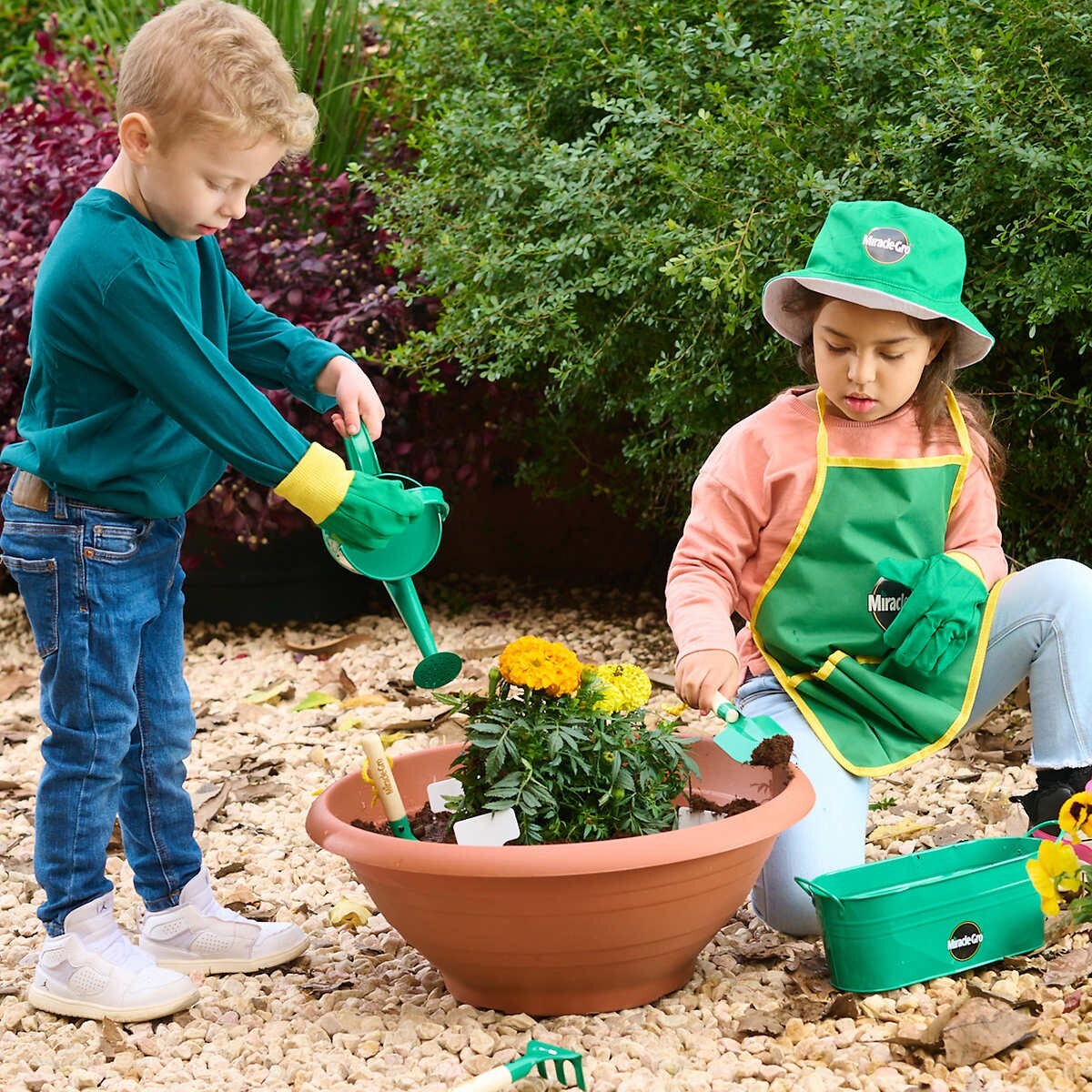 Miracle Gro Kids’ Garden 23 Piece Tool Set, SGH035-MG