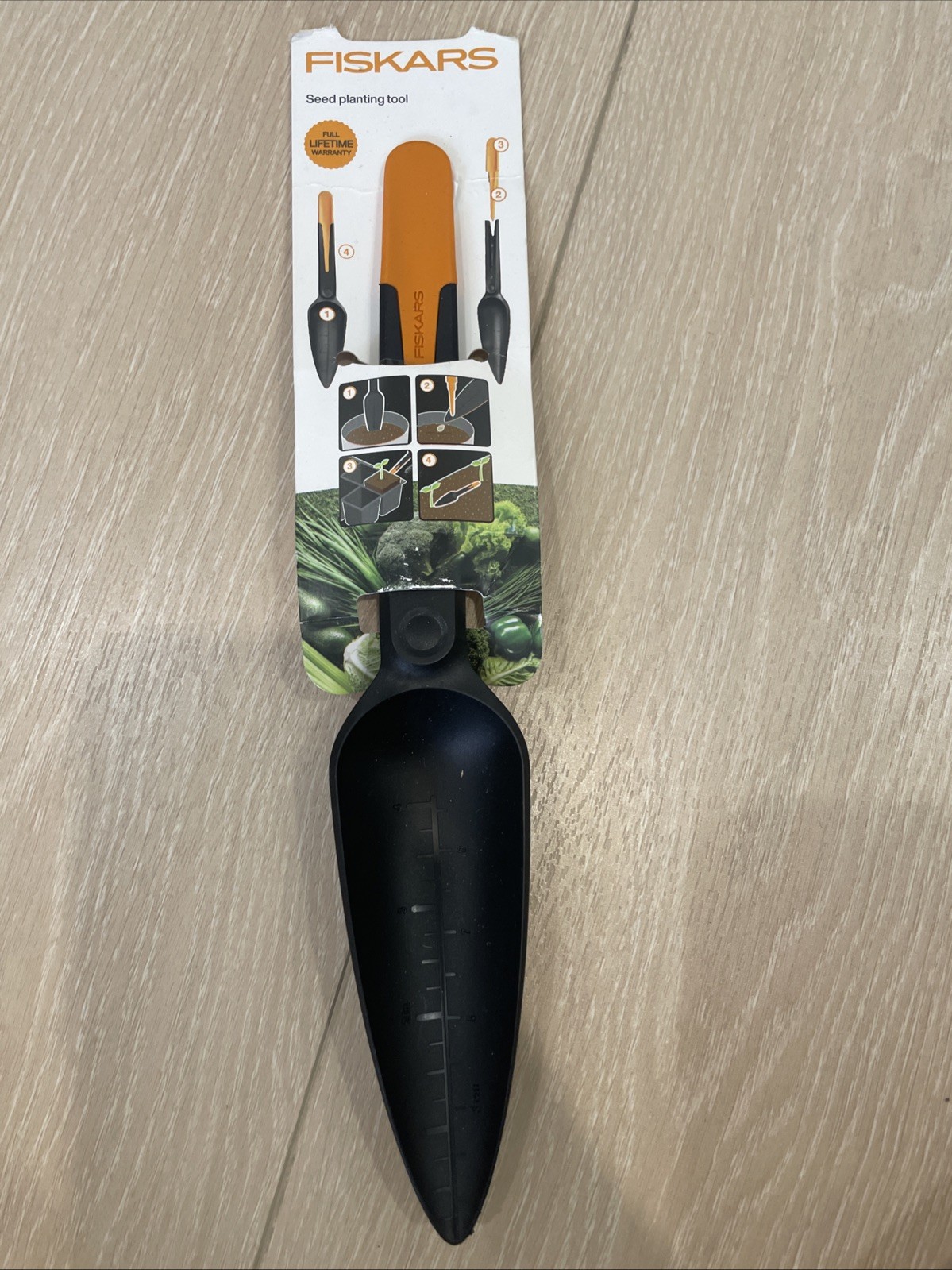 NEW Fiskars Seed Planting Tool, Gardening, Flowers, Seeds, Plants Soil