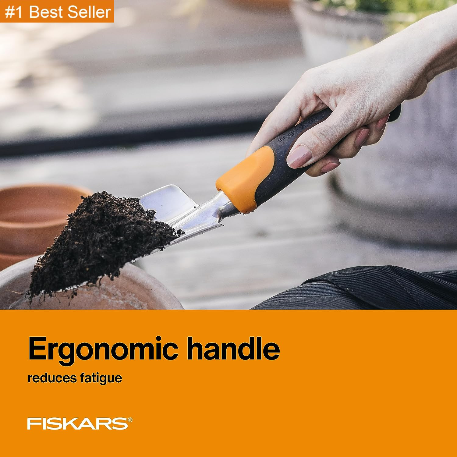 Fiskars Trowel, Heavy Duty Gardening Hand Tool with Hang Hole, for Digging and P