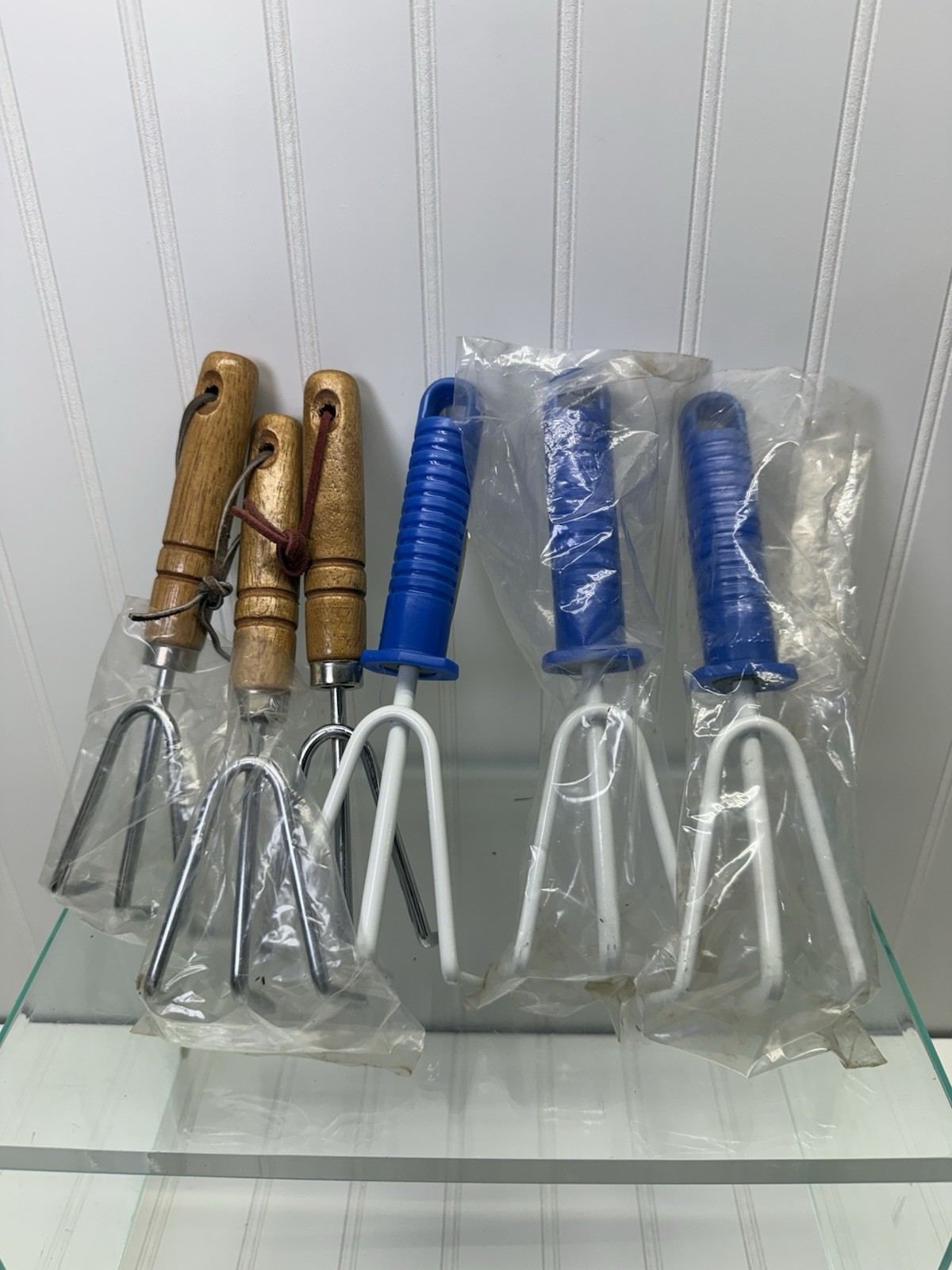 Set Of 6 Vintage NOS Wood /plastic Handle Garden Tools 10 To 13 Inches Long
