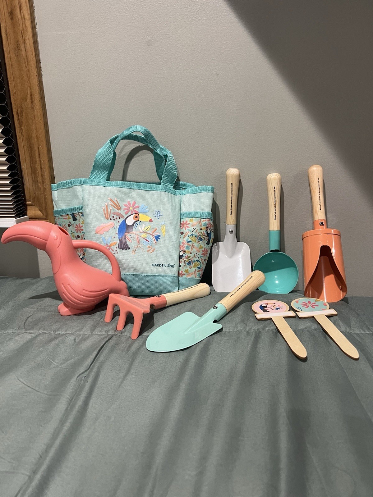 9 Pcs Garden Set Toys For Kids, Quality Garden Tool Kit, Includes Tote Bag NEW