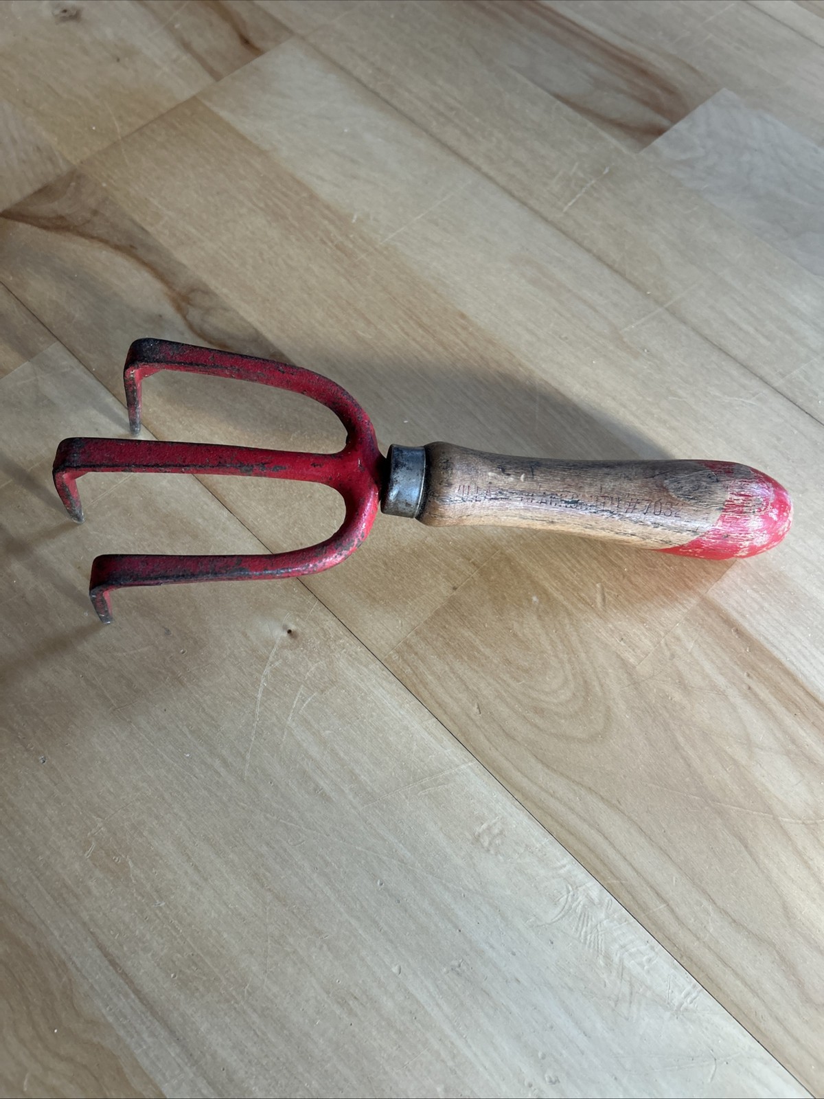 VTG Garden Trowel Hand Shovel 70’s Red Wood Handle Flower Primitive Painted