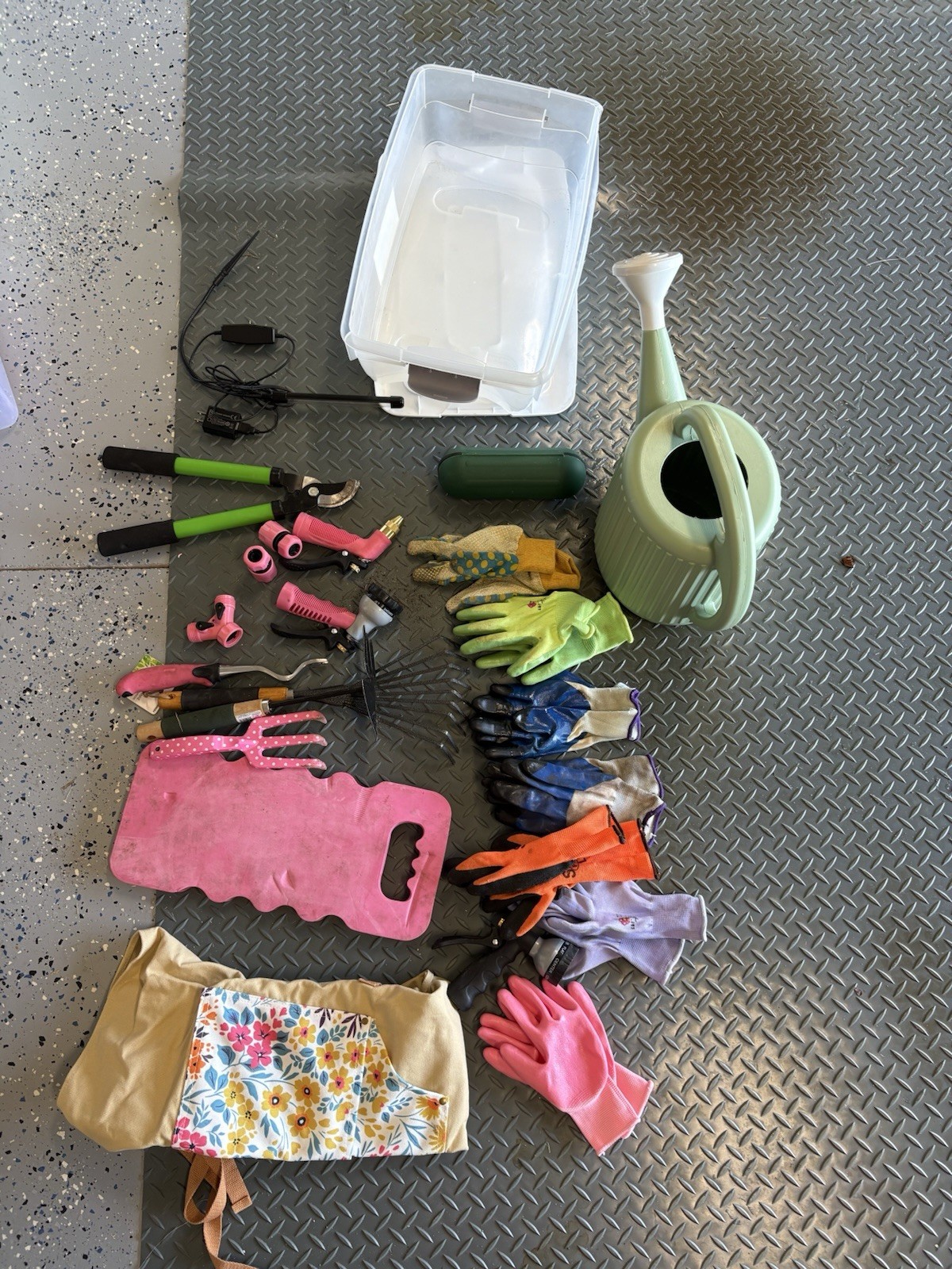 Garden Tool Set w/ Watering Can, Pruning Shear, Gloves, Hand Rake, Trowel