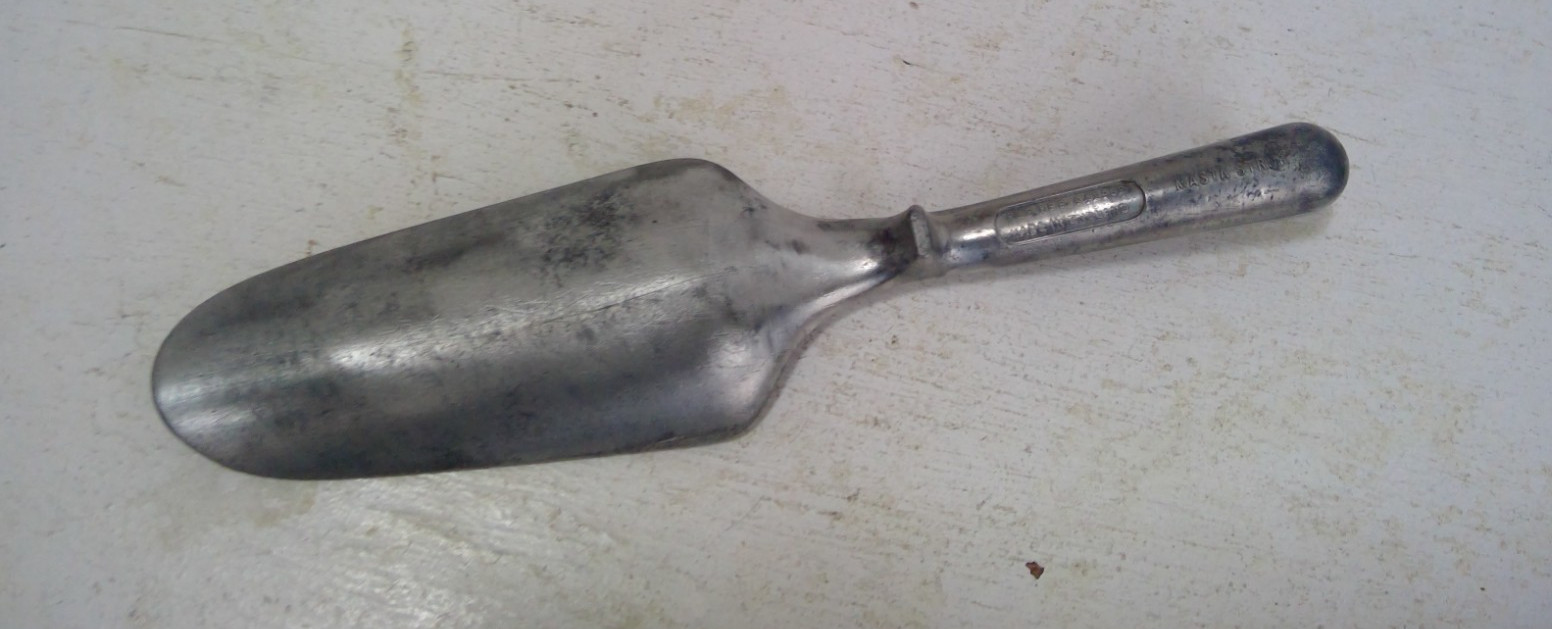 Vintage Aluminum Garden Trowel – Made In England. 10 1/2″ long.