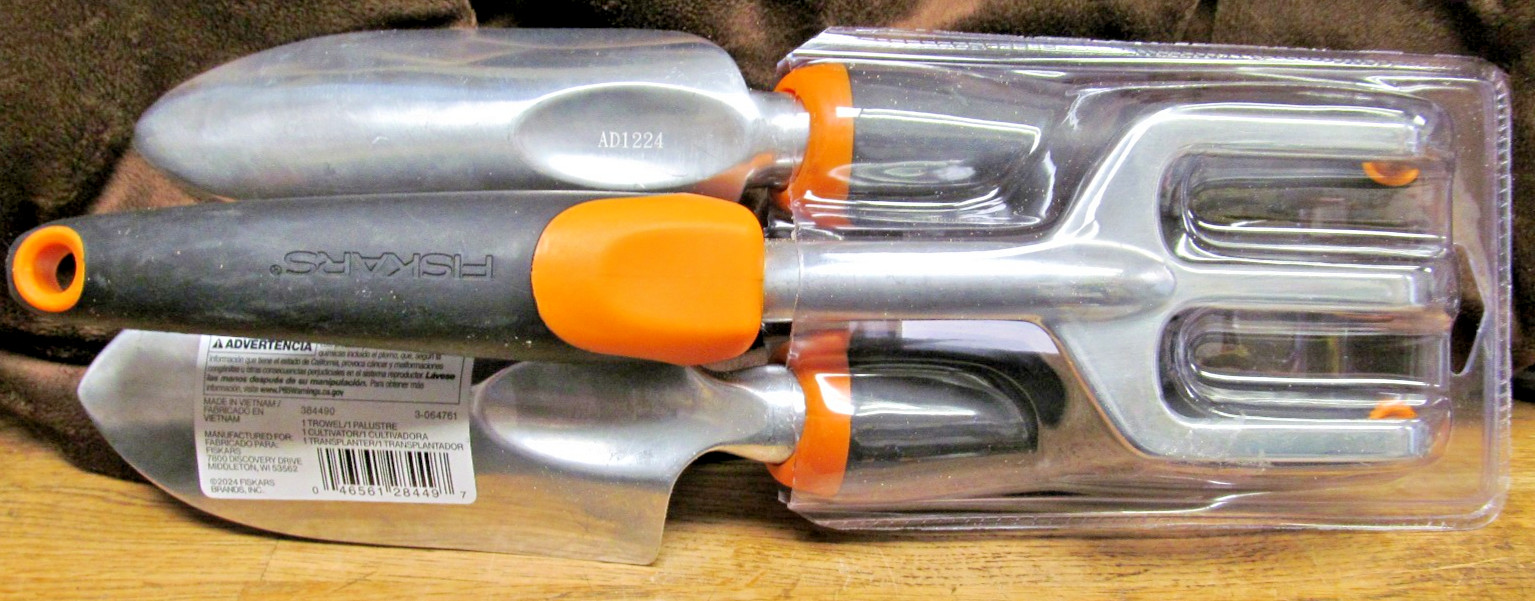 NEW FISKARS ERGO 3PC GARDEN TOOL SET METAL COMFORT GRIP HANDLES 384490 FREE SHIP