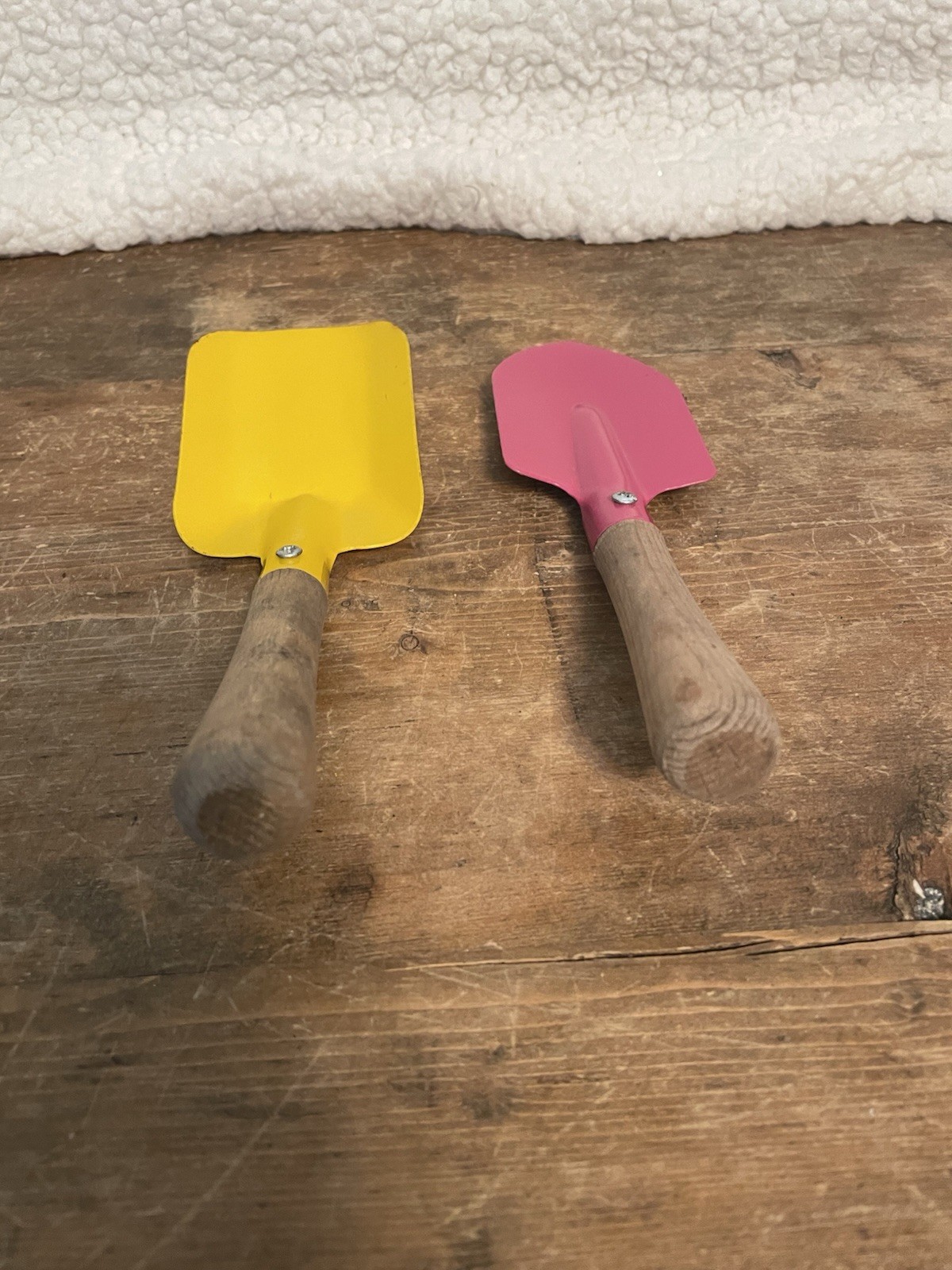 Kid Size Metal Garden Or Beach Hand Trowel Toys