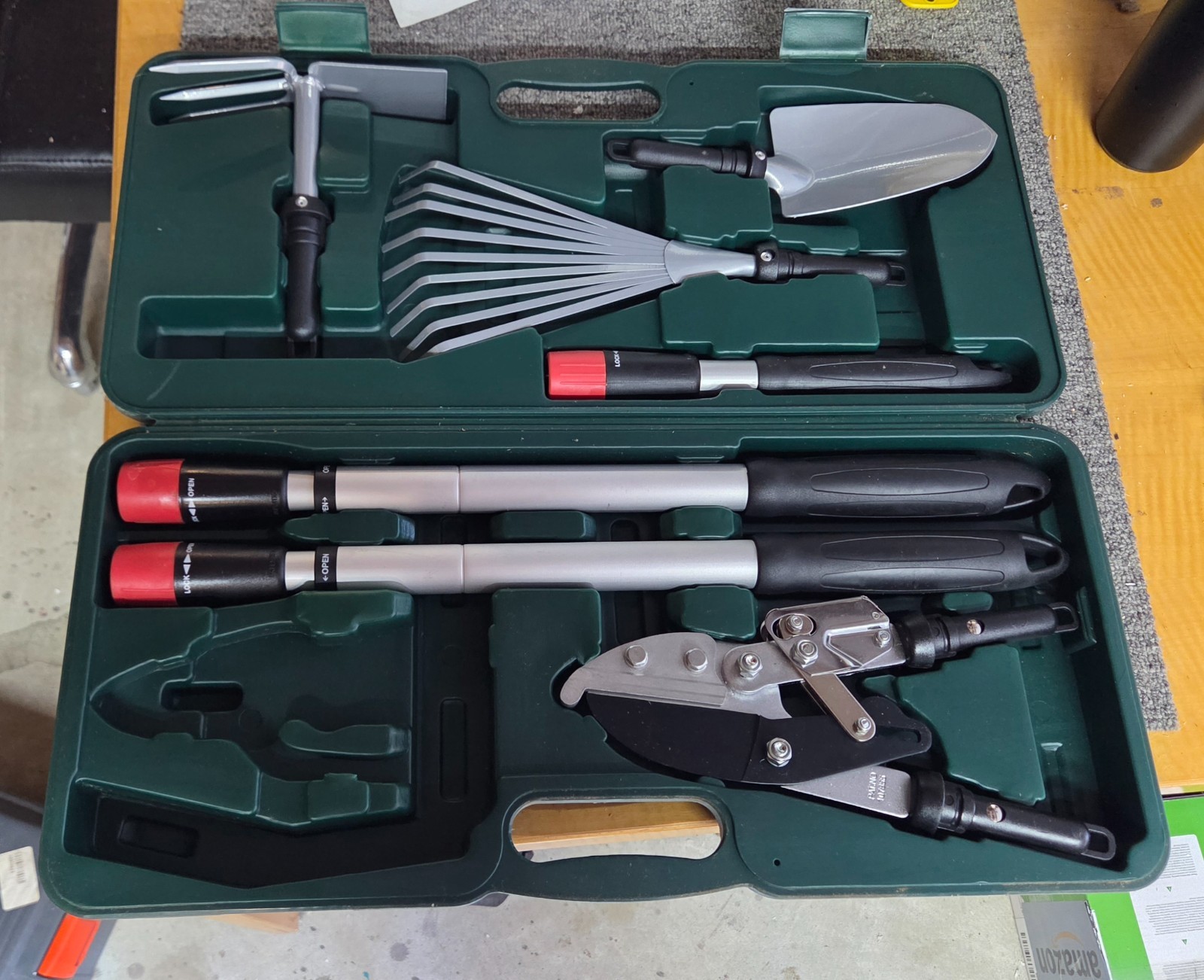 5-in-1 Garden Tool Set with Interchangeable Handles