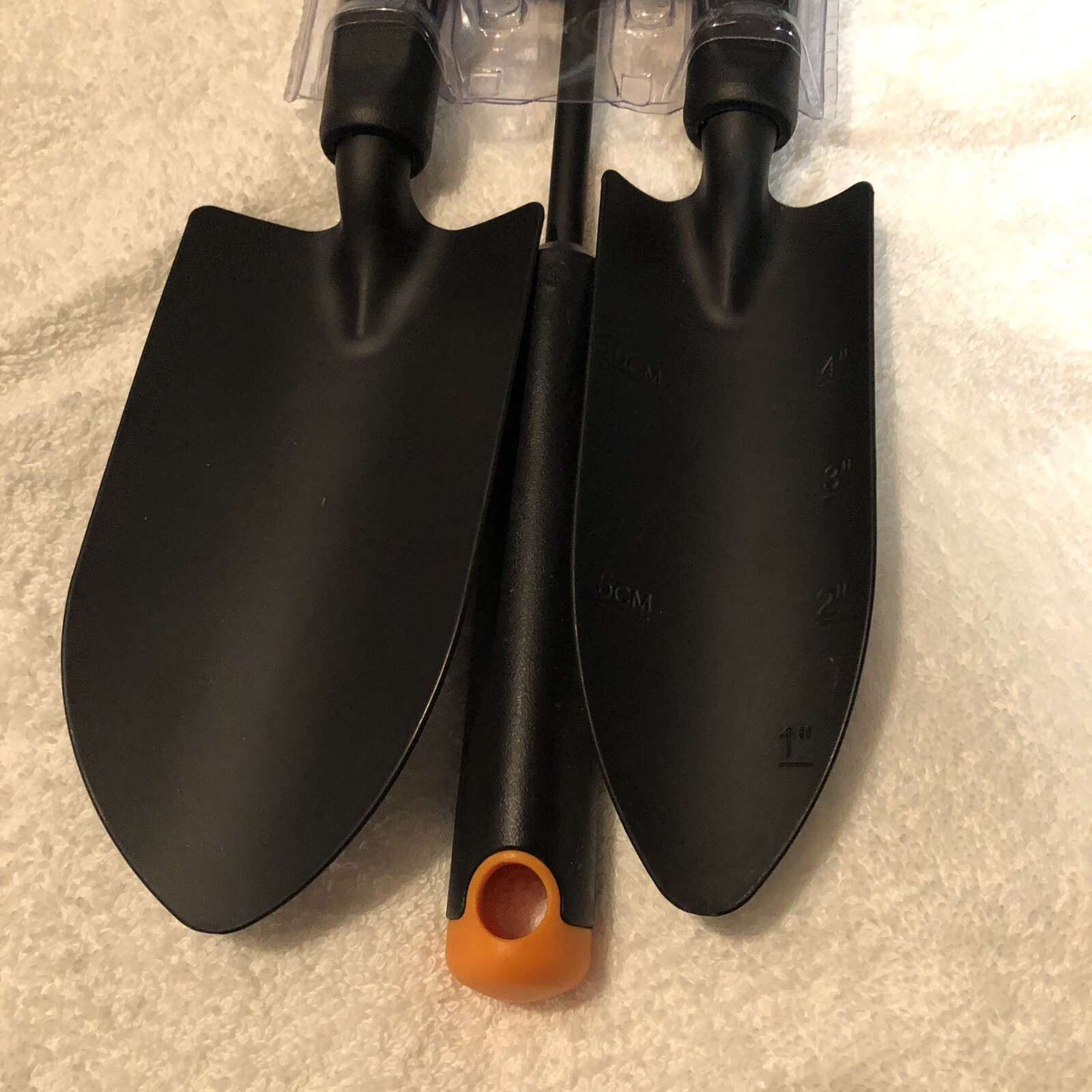 Fiskars Garden Tool Set 3 Piece Black Trowel + Cultivator + Transplanter