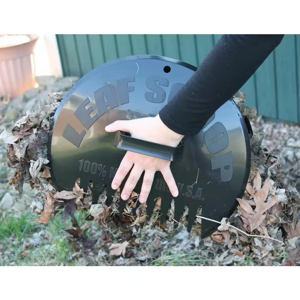 12.5 In. Poly Leaf Collecting Scoops – Leaf Collecting Tool