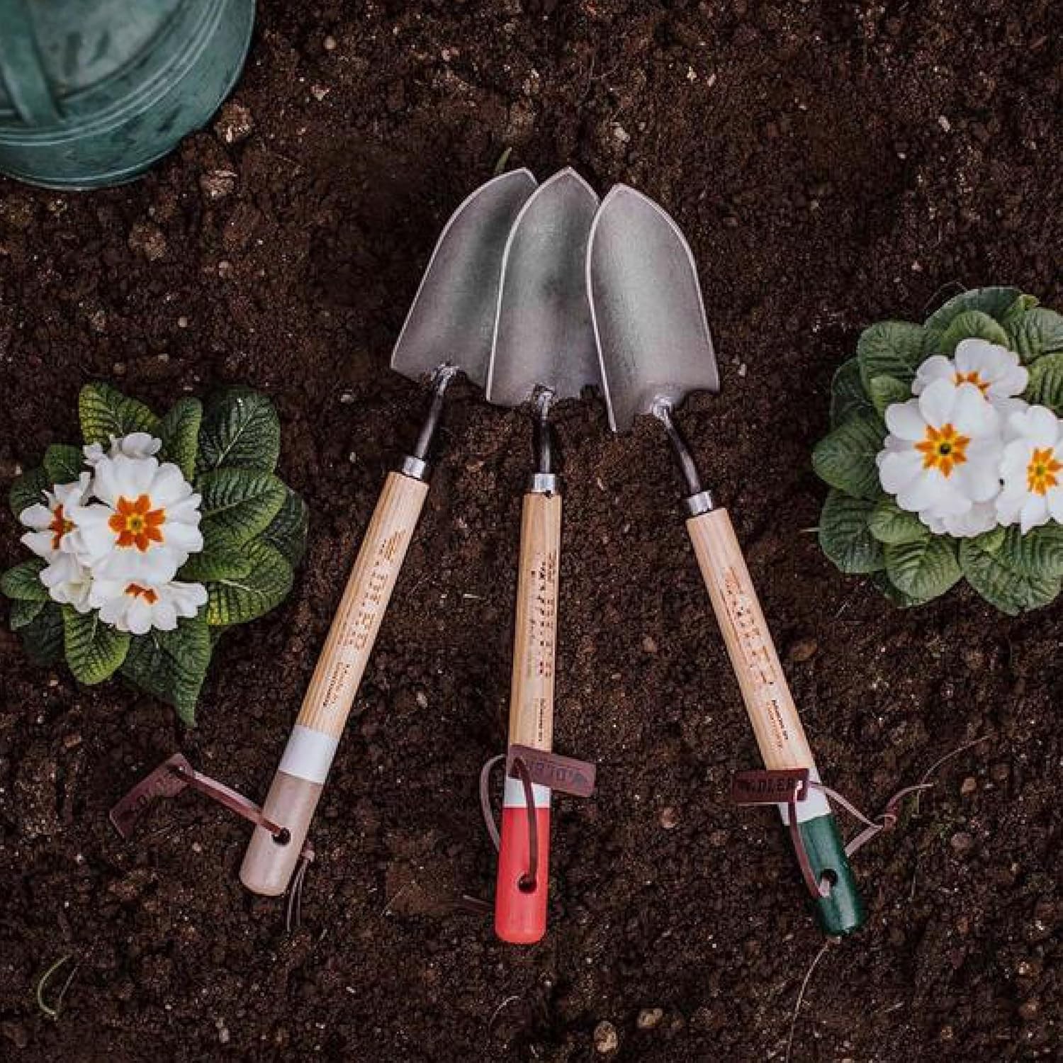 Holly Hand Shovel – Made in Germany – Forged Steel Garden Trowel with 18″ Ash