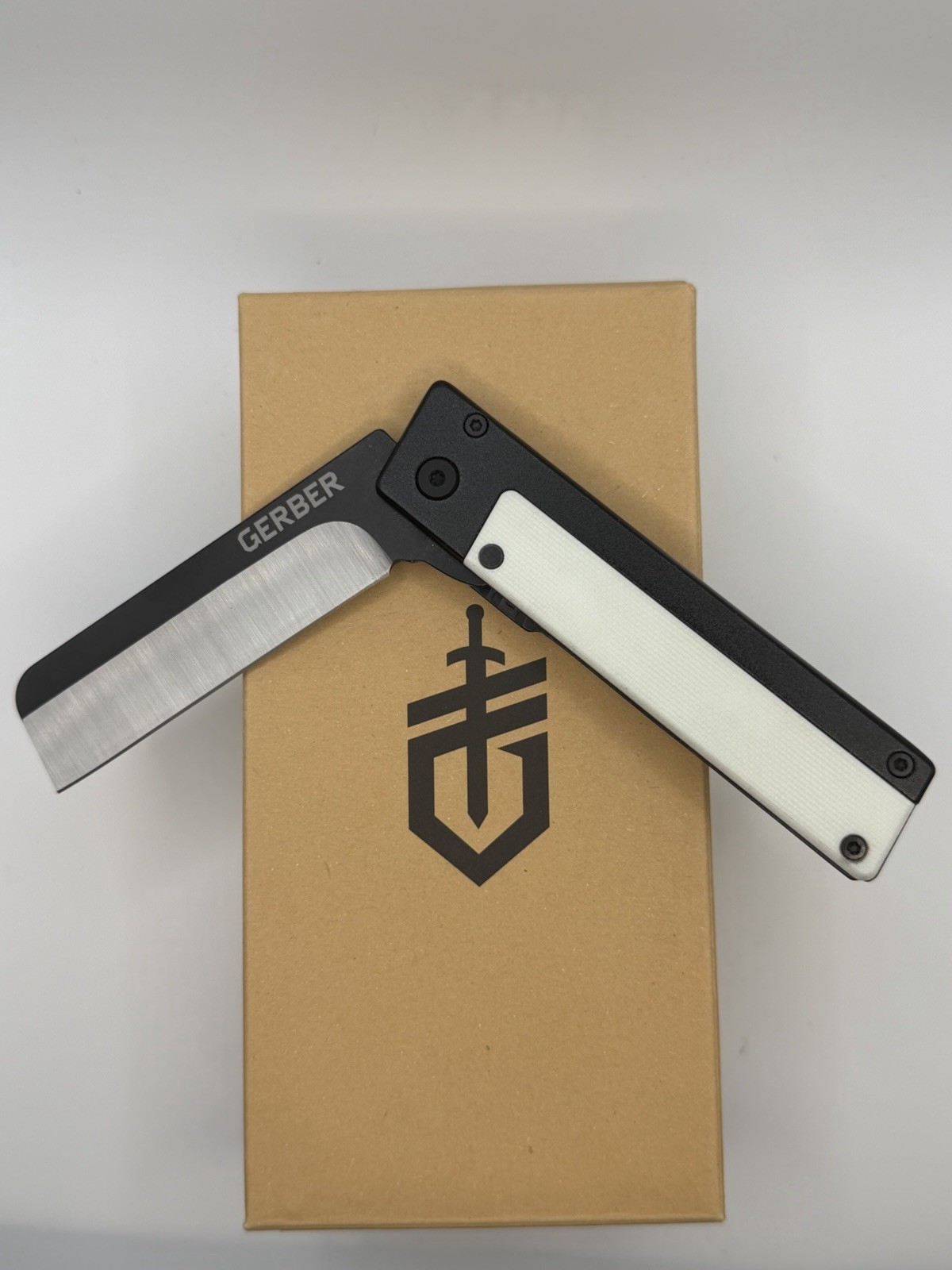 Gerber Quadrant W/ White G10 Inlay Folding Clip Knife New 30-001703