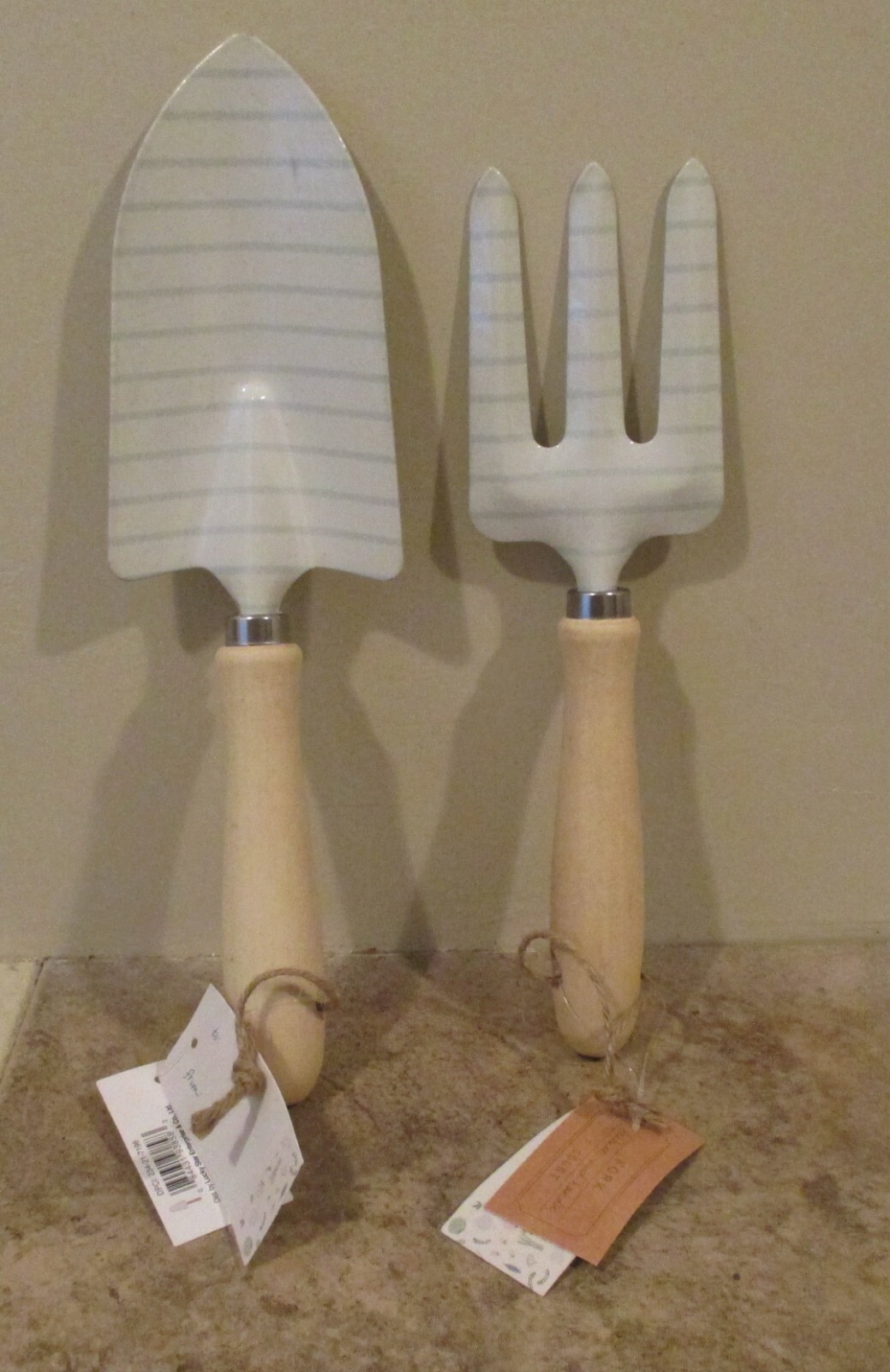 Gardening Hand Tools 2-Piece Set w/ Wood Handles – Trowel & Fork – NWT