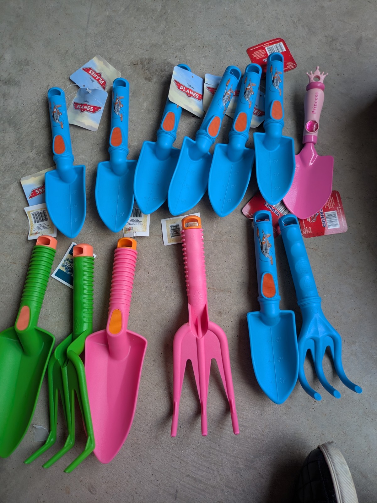 Lot Of 13 New Midwest Glove Kids Garden Trowel Cultivator Disney Princess Plane