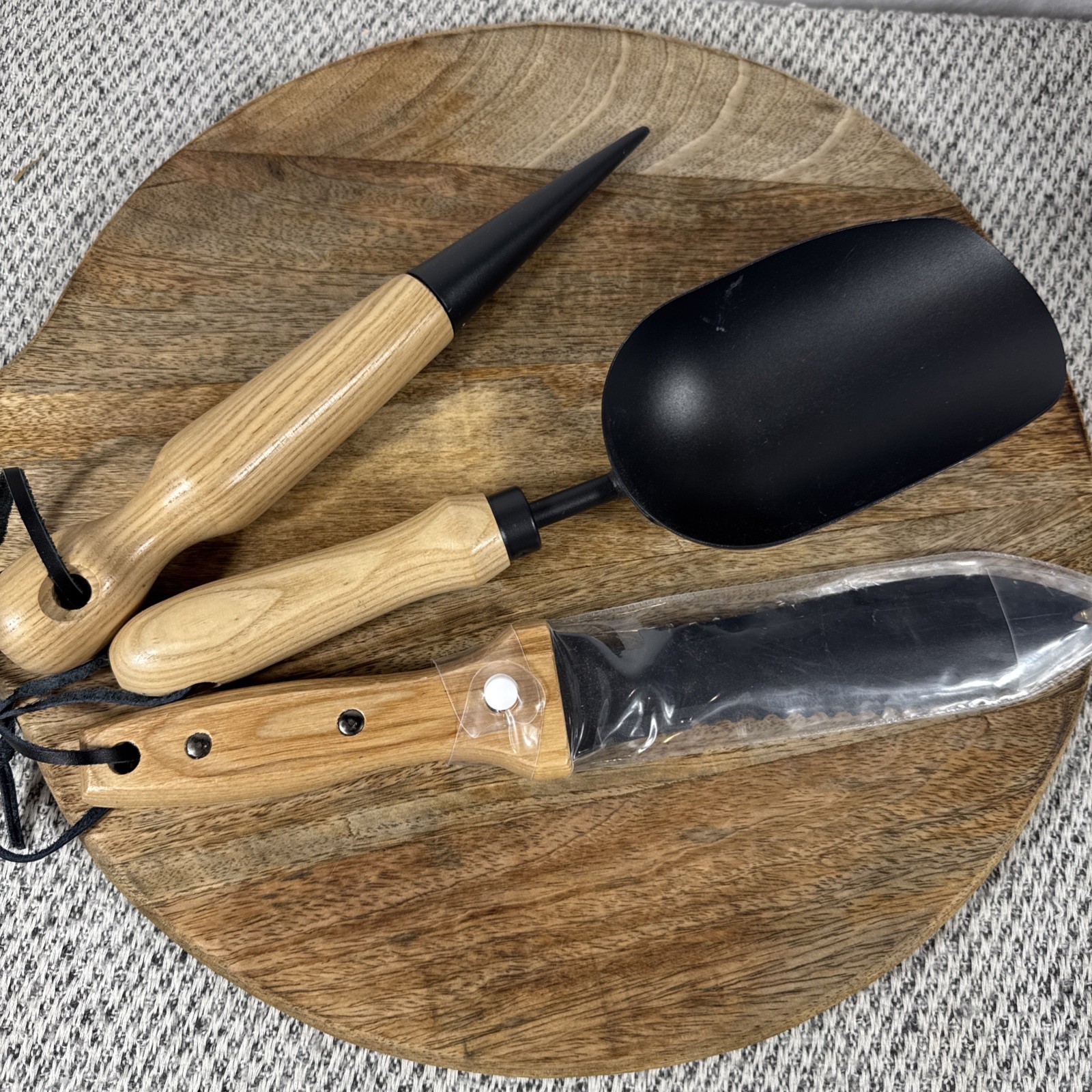 Threshold Garden Tool Set – 3pc Wood Handle Dibber, Scoop, Hori Hori Knife – NEW