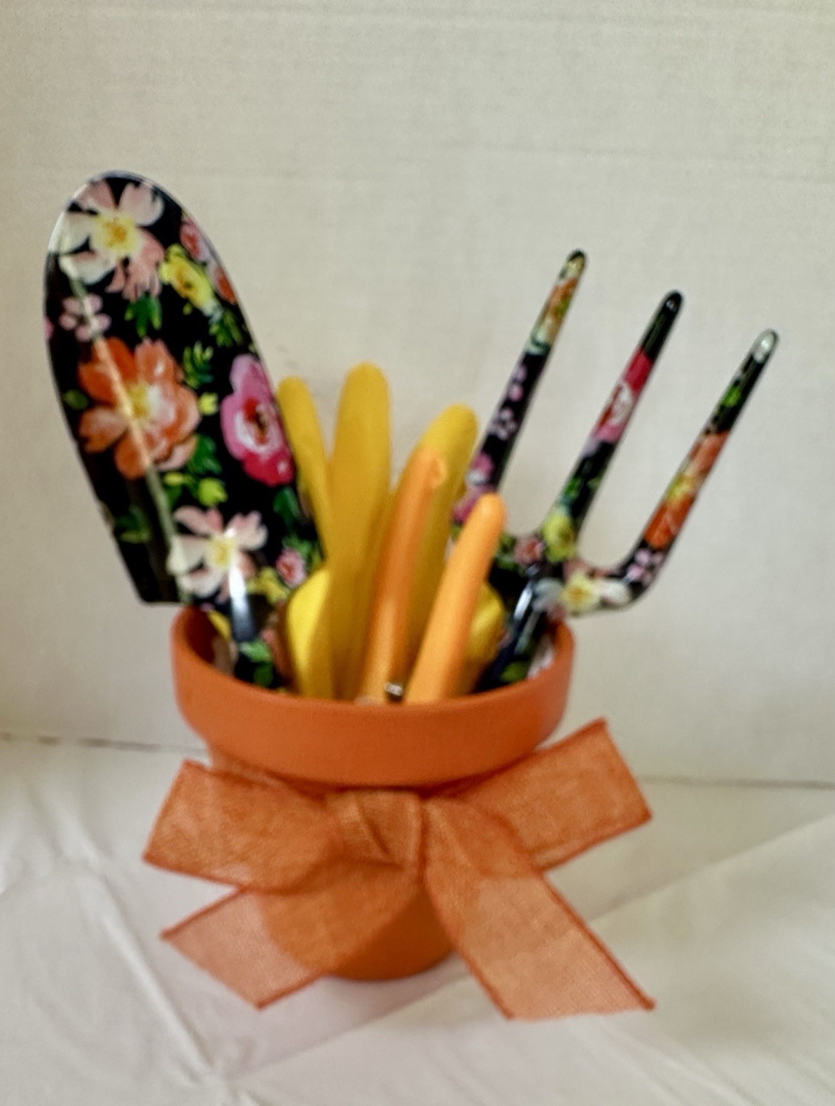 Hand Painted Clay Pot With Floral Potting Tools, Clippers And Gloves Set