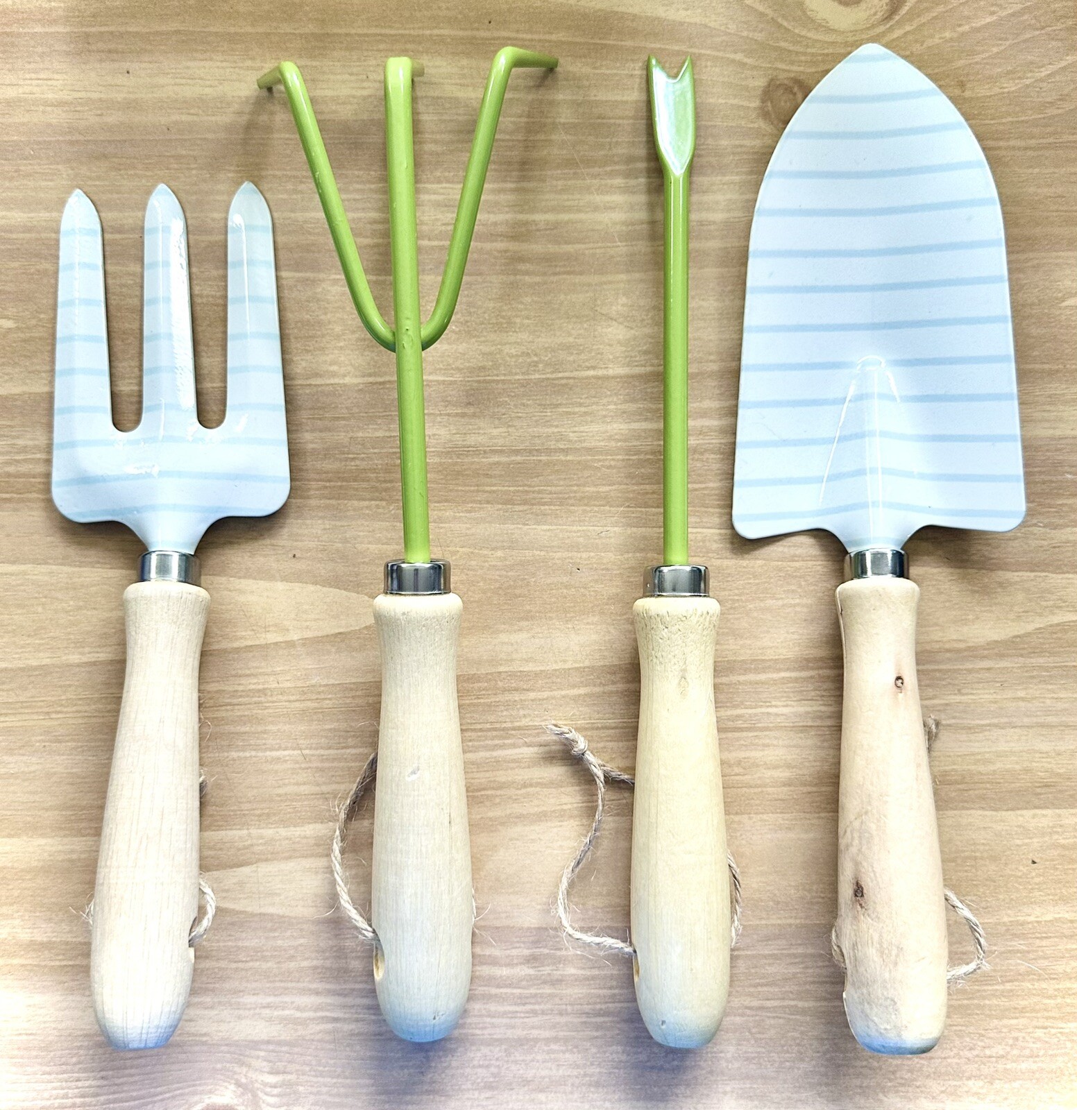 Gardening Hand Tool Set ~ 4 Pieces ~ White & Light Blue Stripe, Green ~ !NIP!