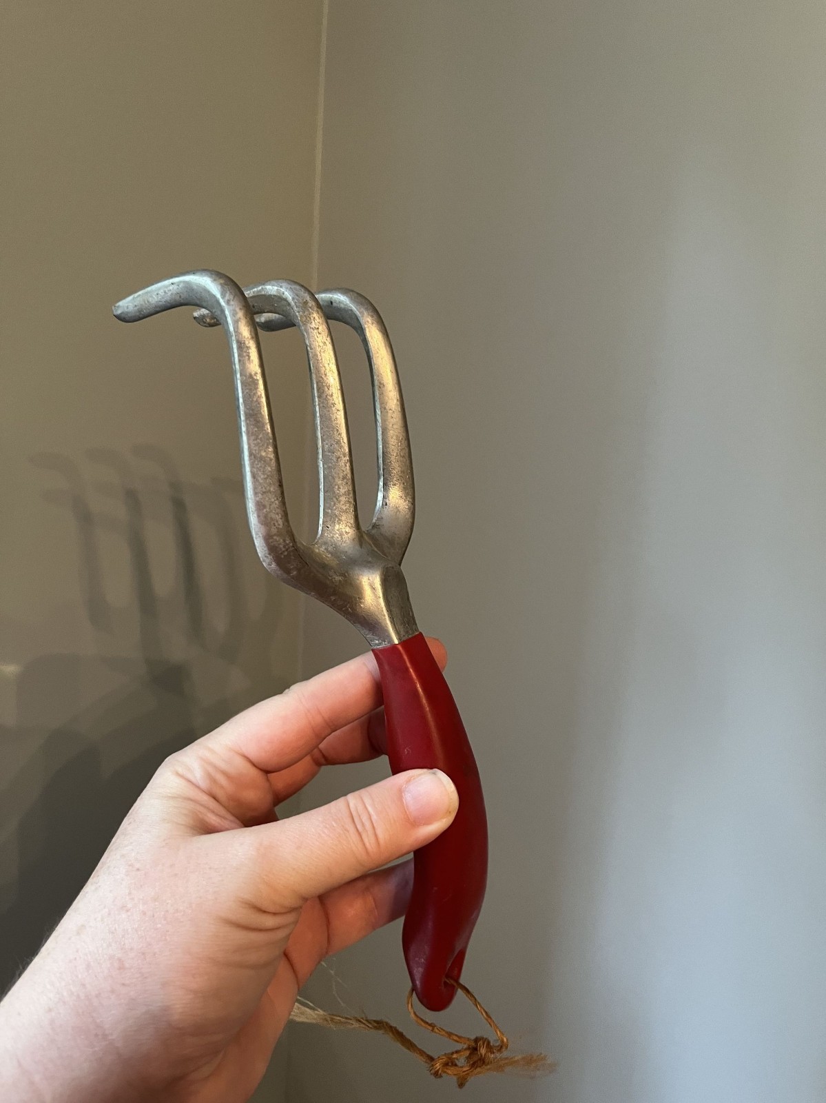 Vintage Gardening Hand Rake Allan Simpson Lionheart Cast Iron Tool Red Handle