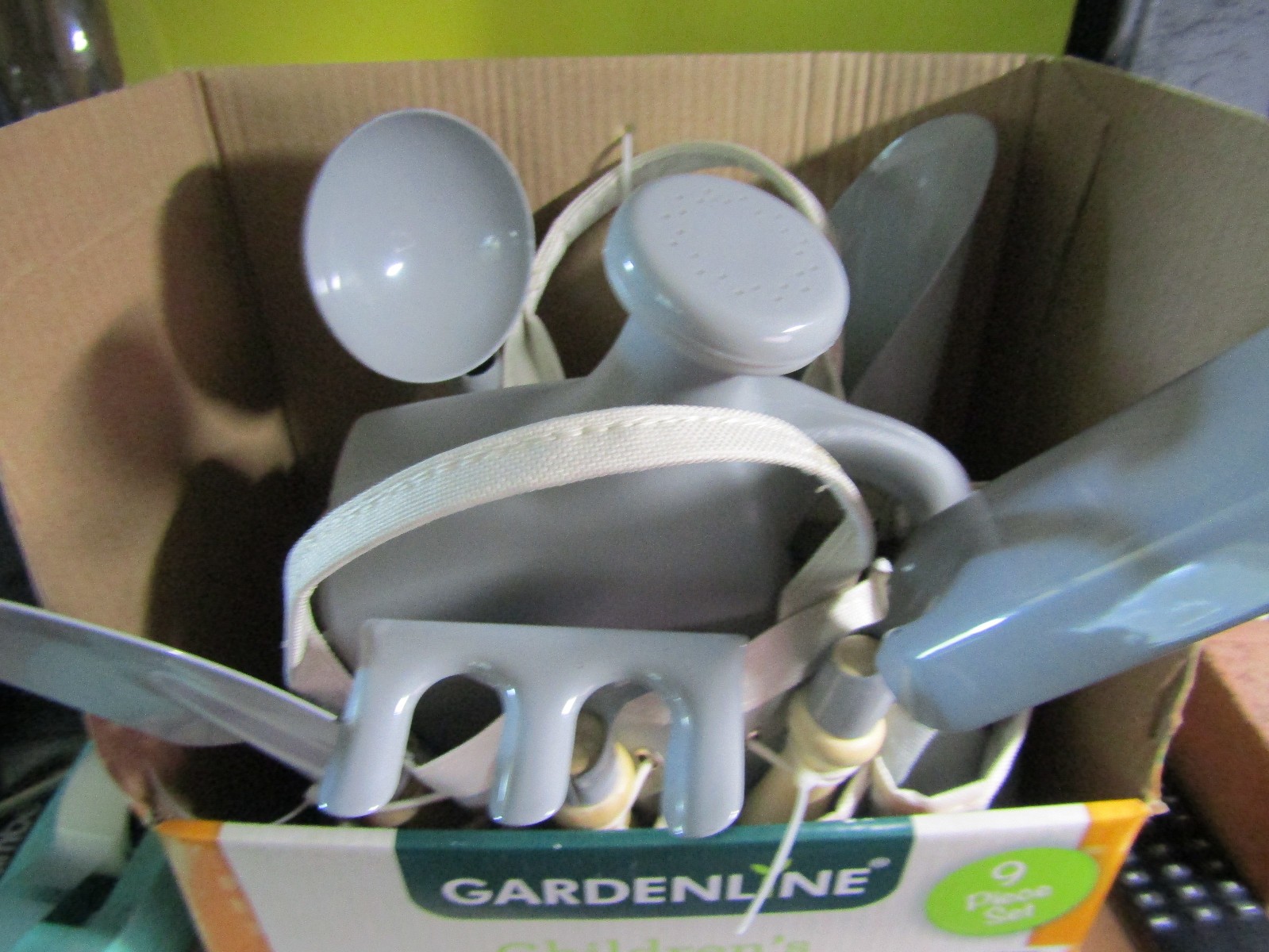 Gardenline 9 Piece Childrens Gardening Set 6+ Years New in Box