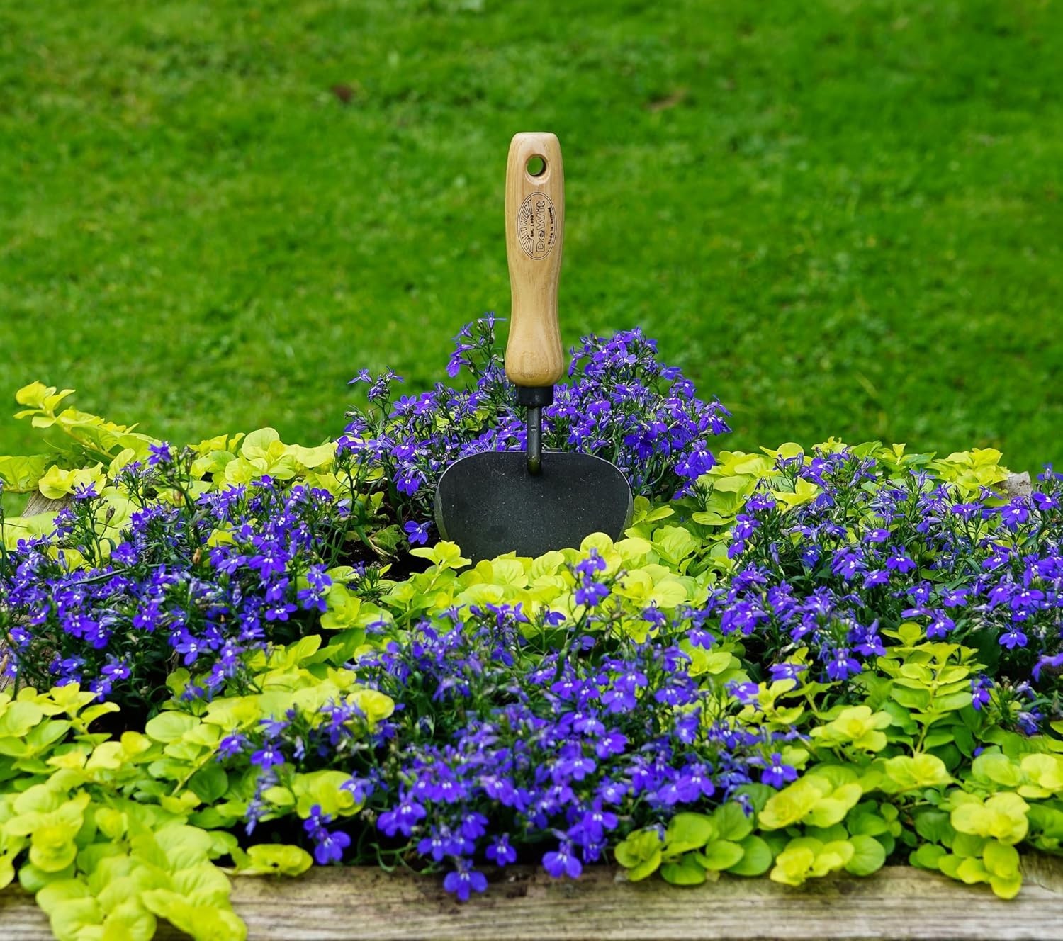 Lifetime Guaranteed Potting Trowel – Tempered Boron Steel & 11” Ergonomic Design