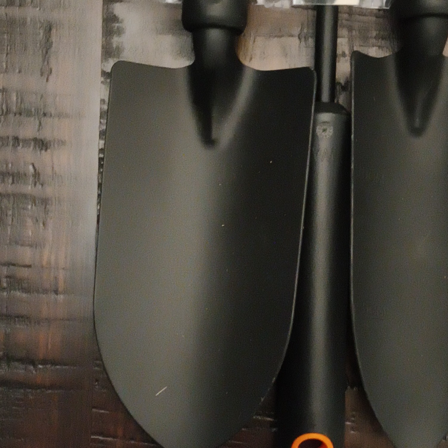 Fiskars 3-Piece Garden Tool Set Trowel Cultivator Transplanter Black/Orange