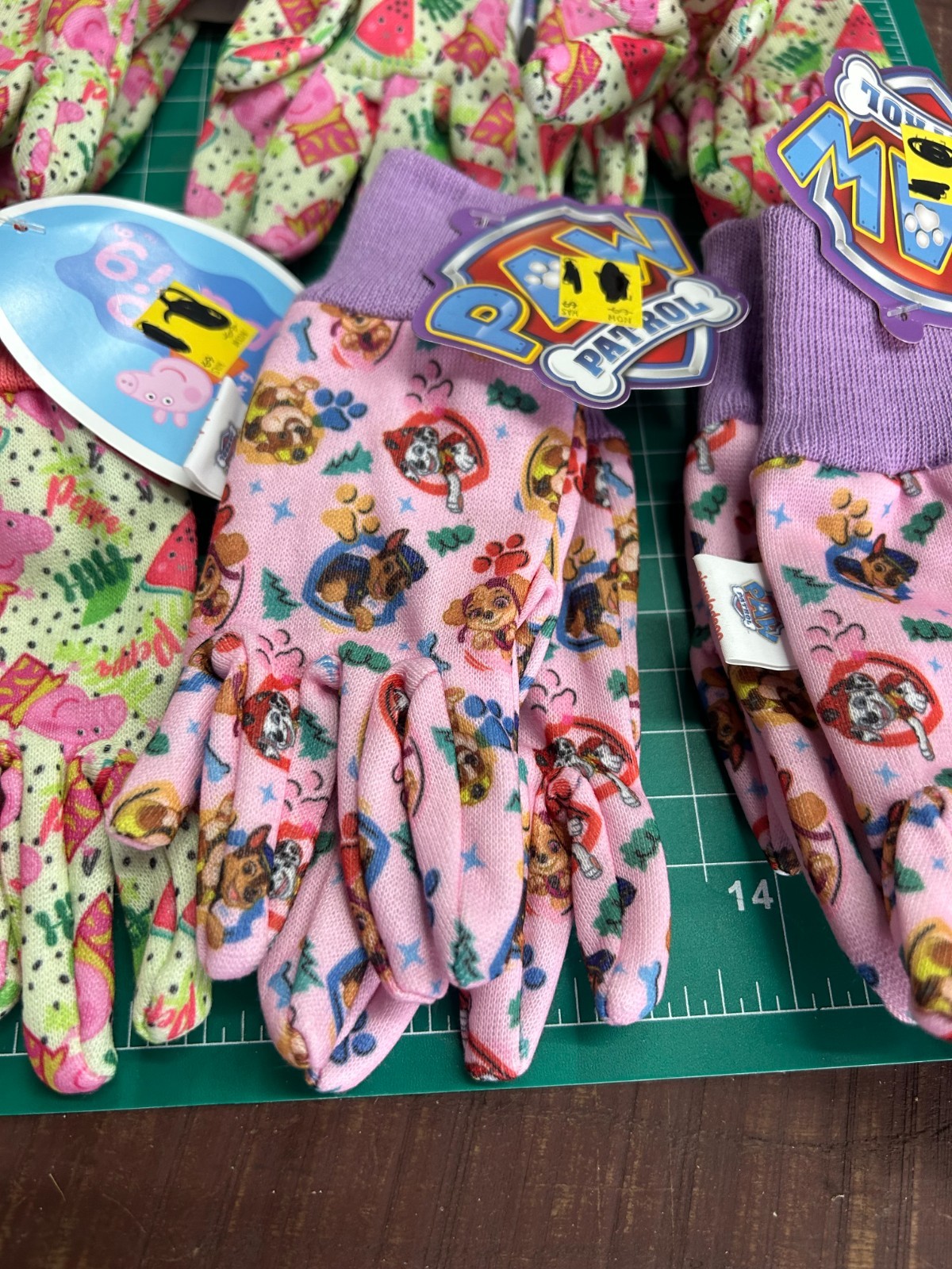 8-pair lot Peppa Pig Kids Jersey Gardening Gloves Midwest TODDLER 3+ Paw Patrol