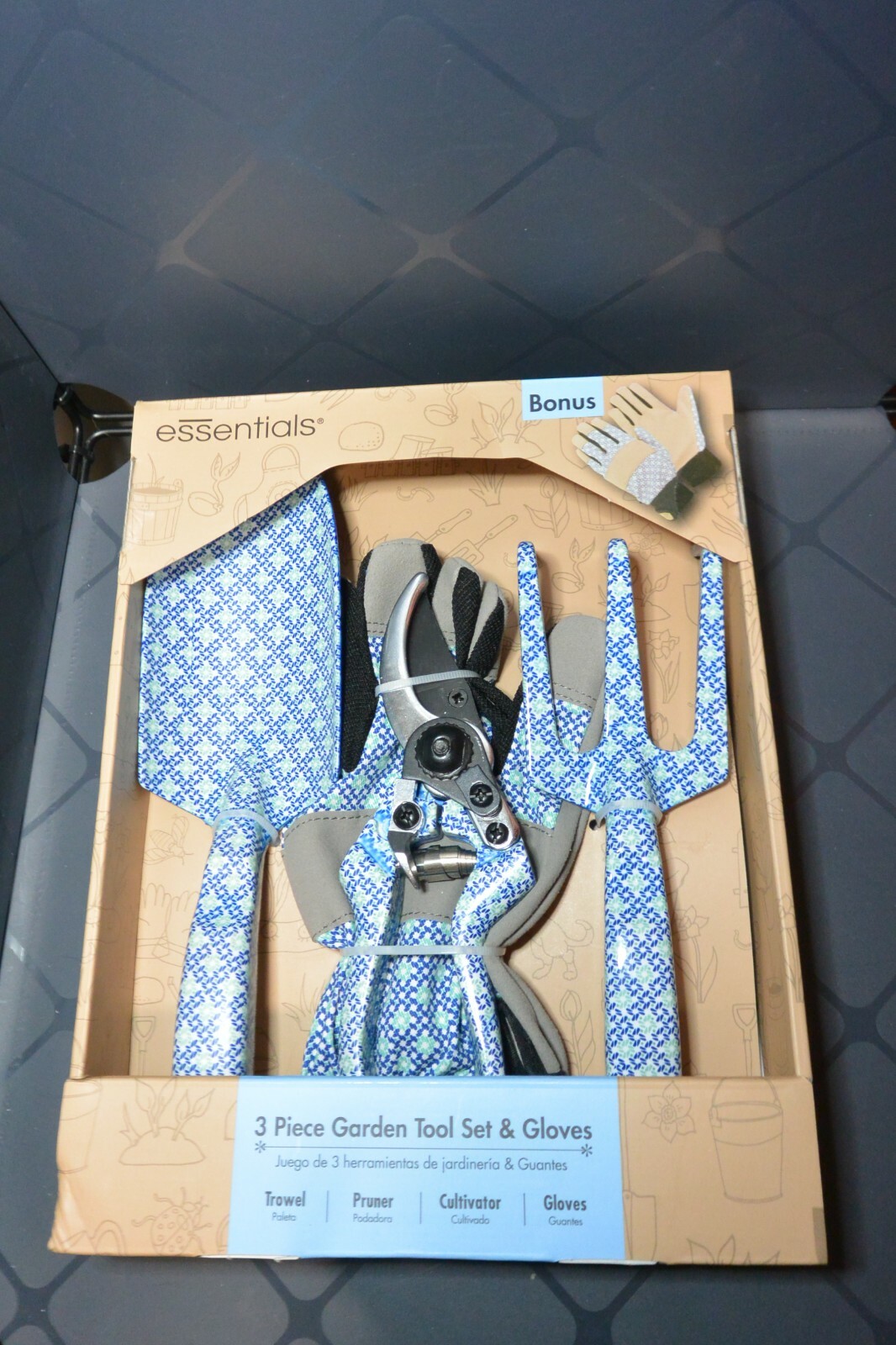 Essentials 3-piece Garden Tools Set Bonus Gloves Trowel, Pruner, Cultivator New