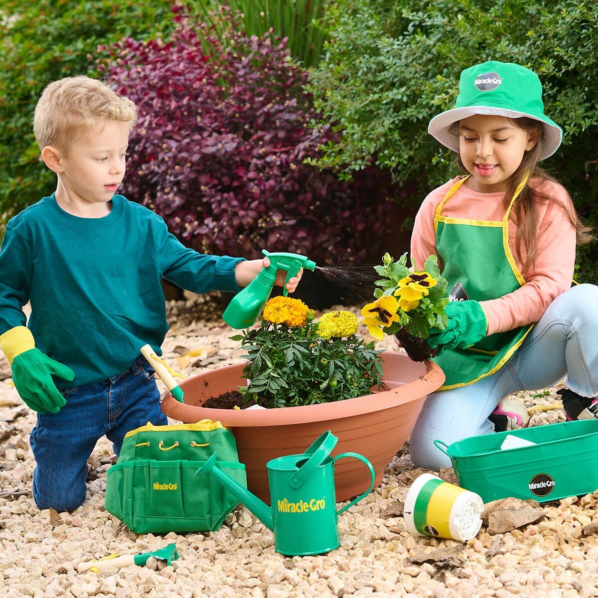 Miracle Gro Kids’ Garden 23 Piece Tool Set, SGH035-MG