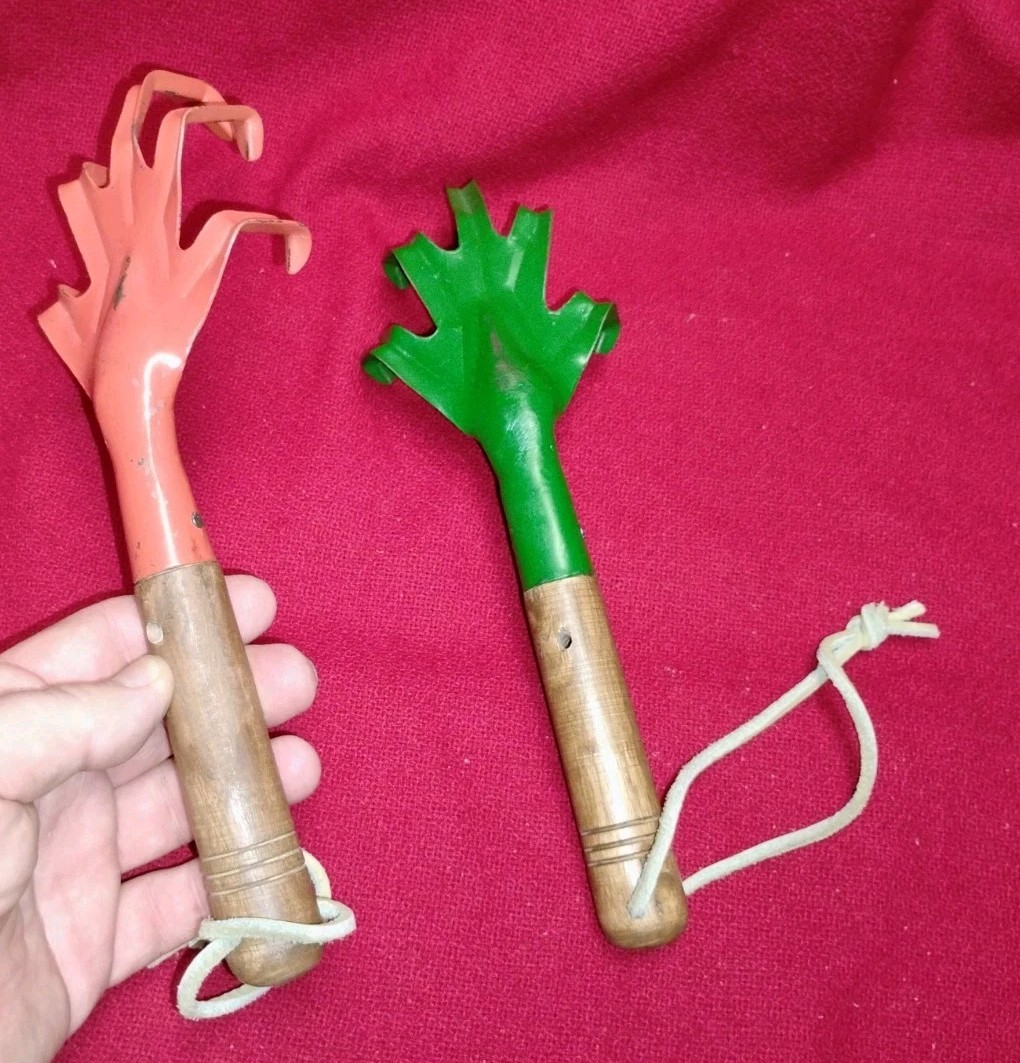 Garding 2 hand tools claw rakes 10″ orange green wood handles leather cords VG