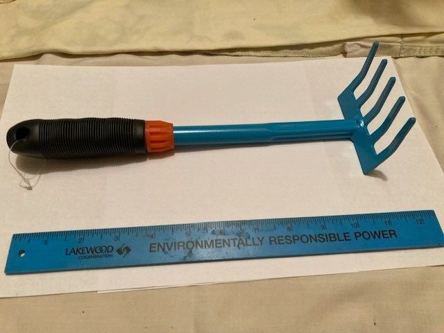 STEEL Garden Hand Rake / Garden Cultivator Tool – COVERED GRIP 12″ LONG – NICE