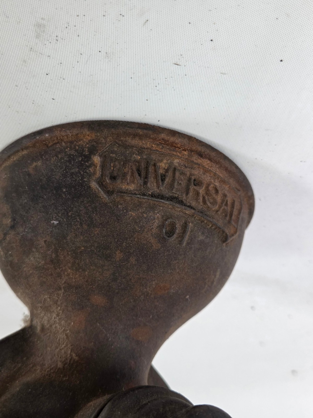 Vintage L. F. & C. New Britian USA Hand crank Universal cast iron grinder vise